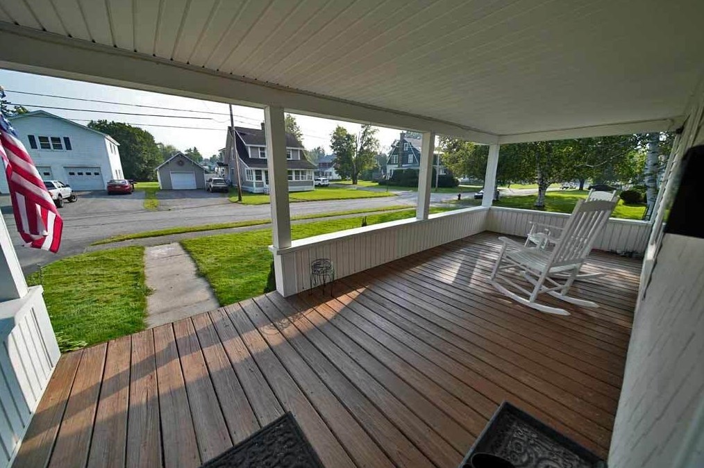 12 Watson Ave, Houlton, ME 04730 exterior