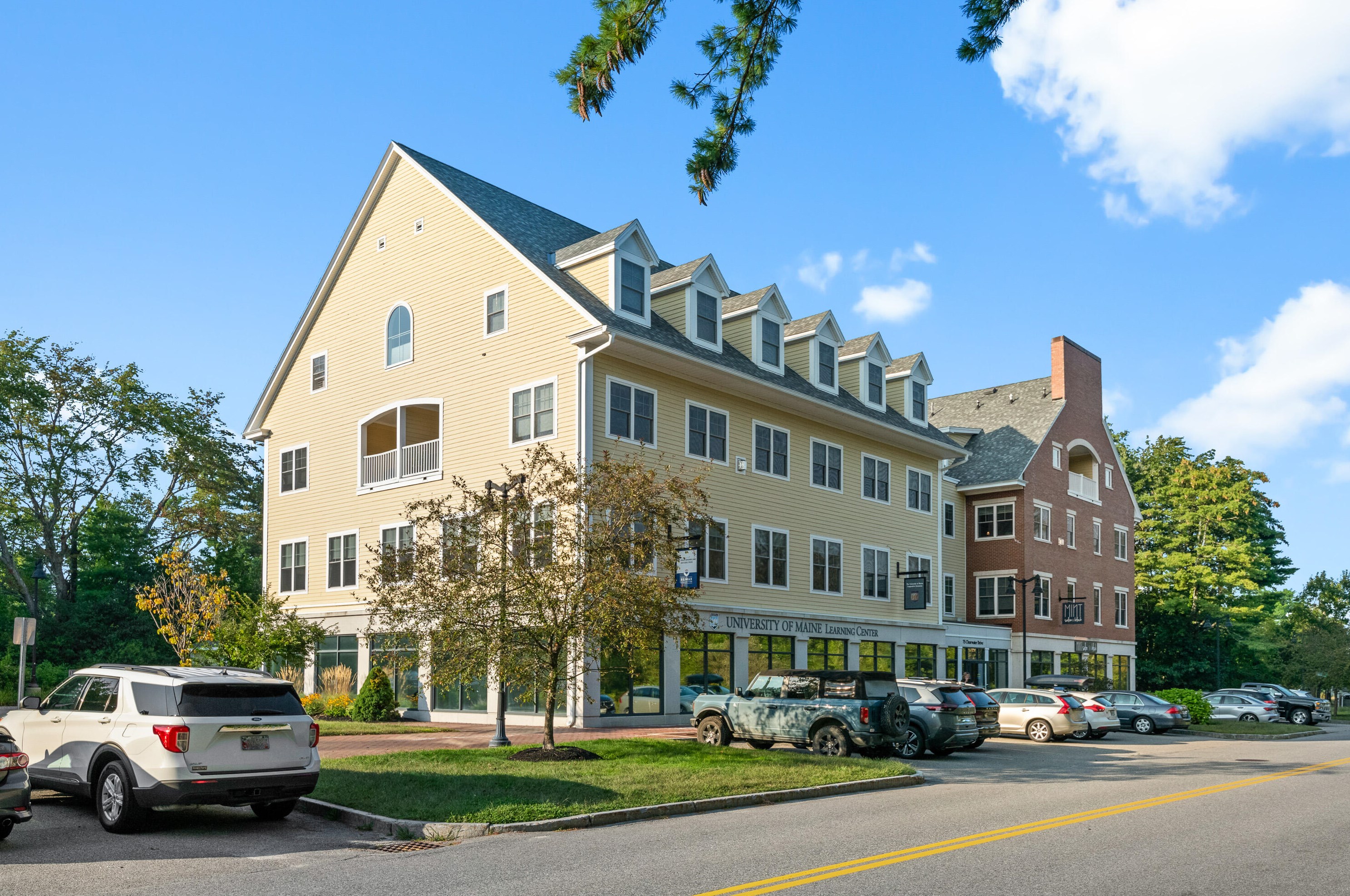 75 Clearwater Dr, Portland ME  04105-1339 exterior