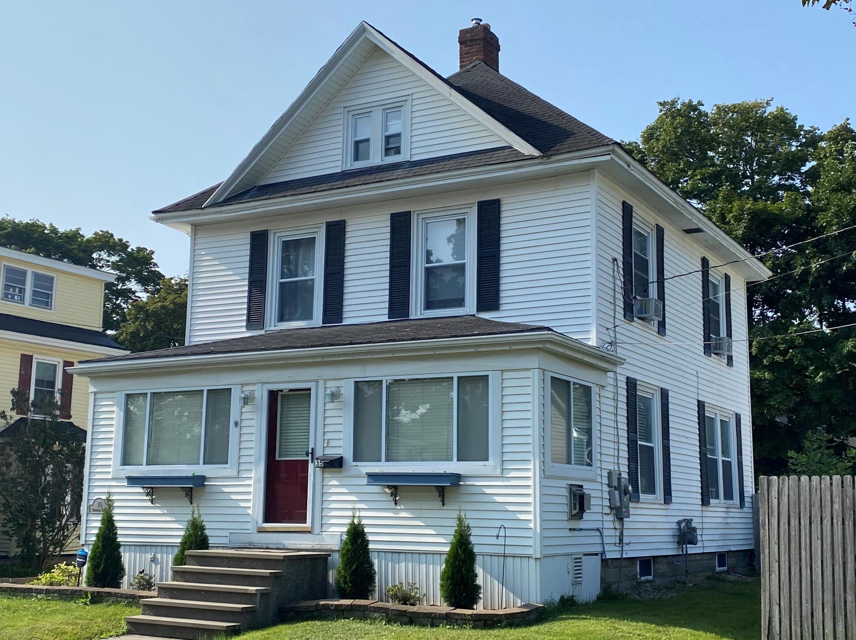35 Boutelle Rd, Bangor, ME 04401-5842