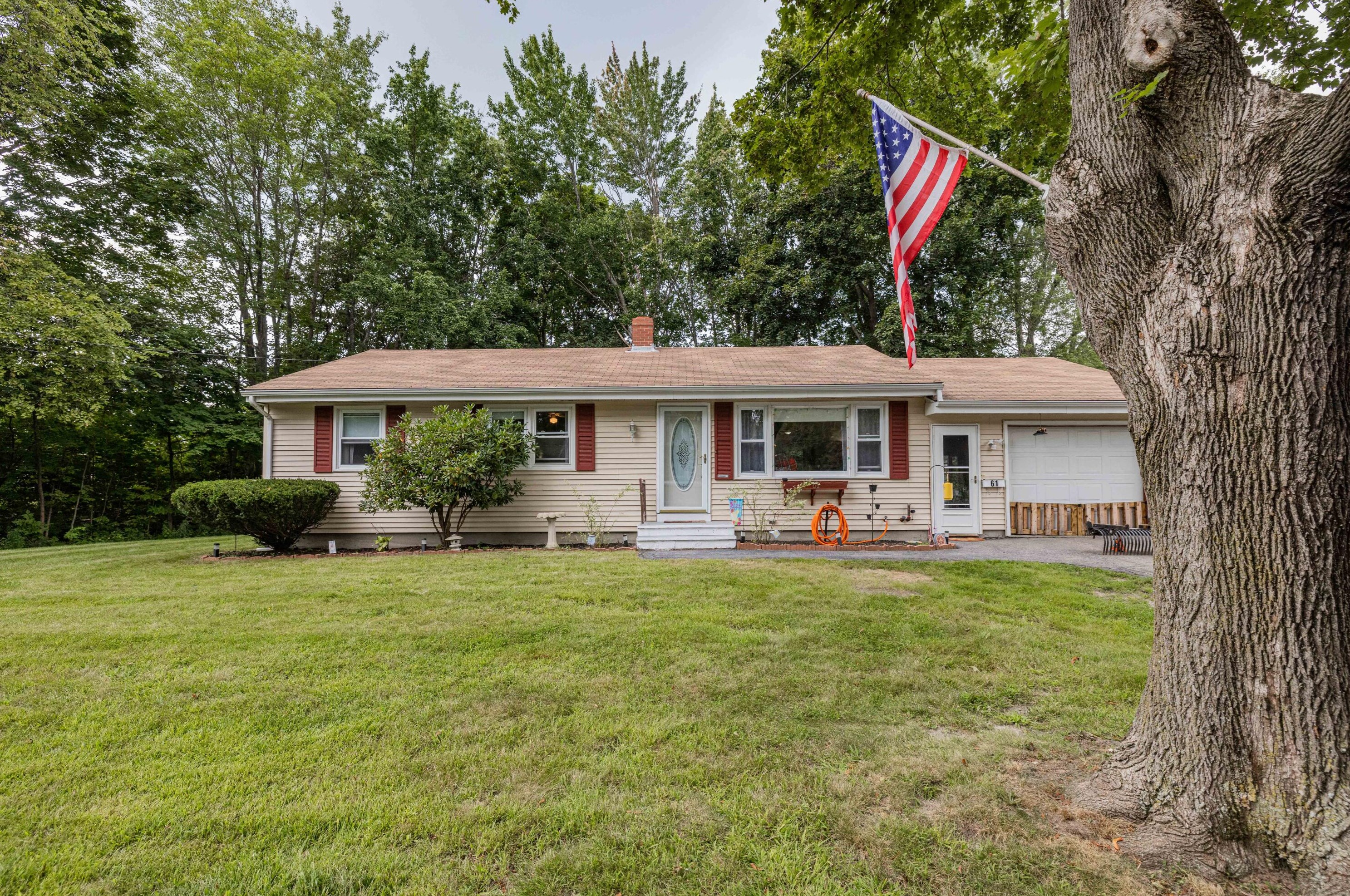 61 Lamb St, Westbrook, ME 04092-4311