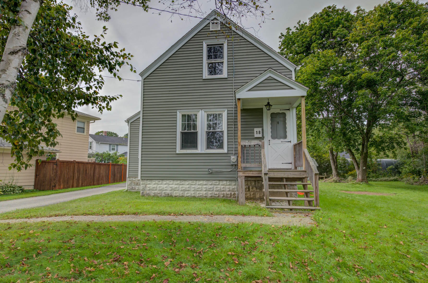 18 Fairlawn Ave, Westbrook, ME 04092-2209