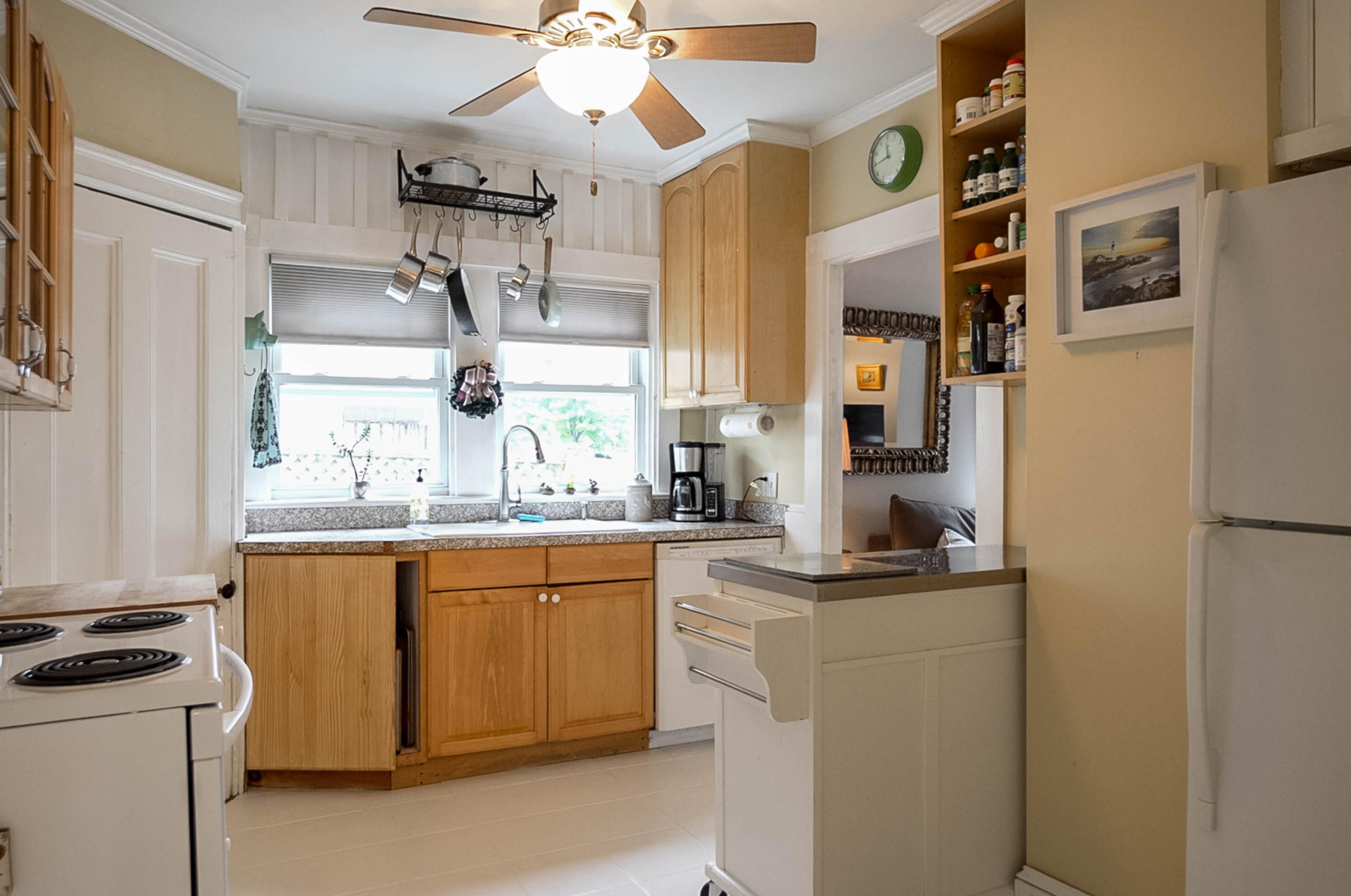 9 Alba St, Portland ME 04103-2503 exterior