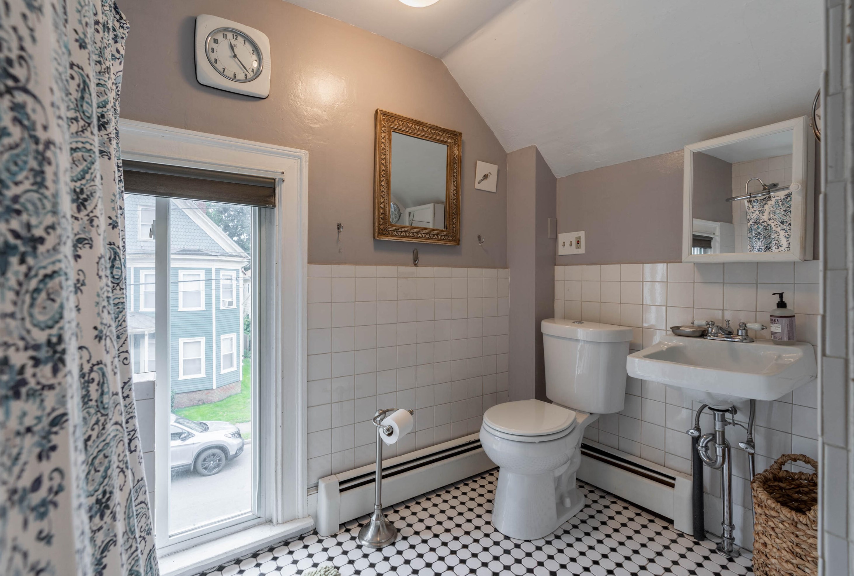 9 Alba St, Portland ME 04103-2503 exterior