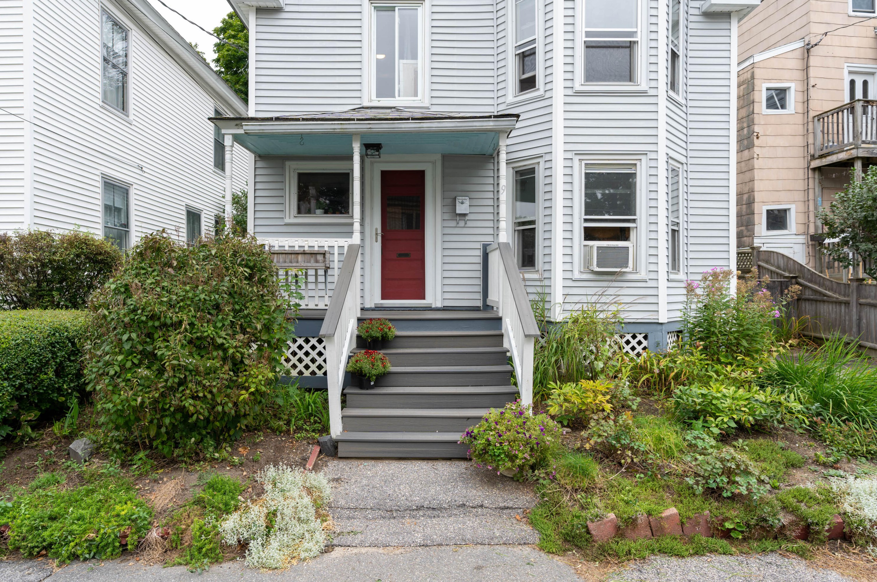 9 Alba St, Portland ME 04103-2503 exterior