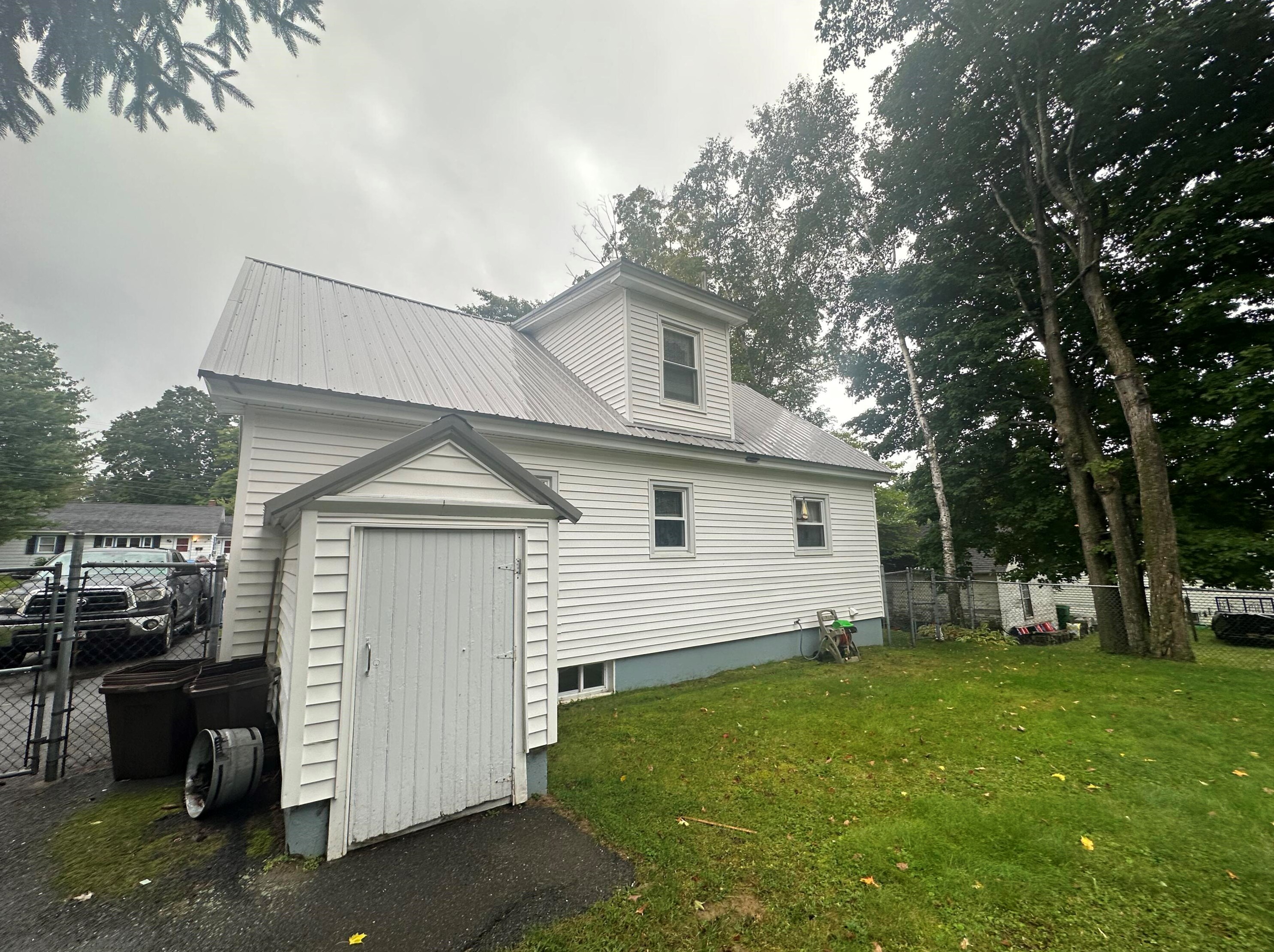 28 Beech St, East Millinocket, ME 04430 exterior