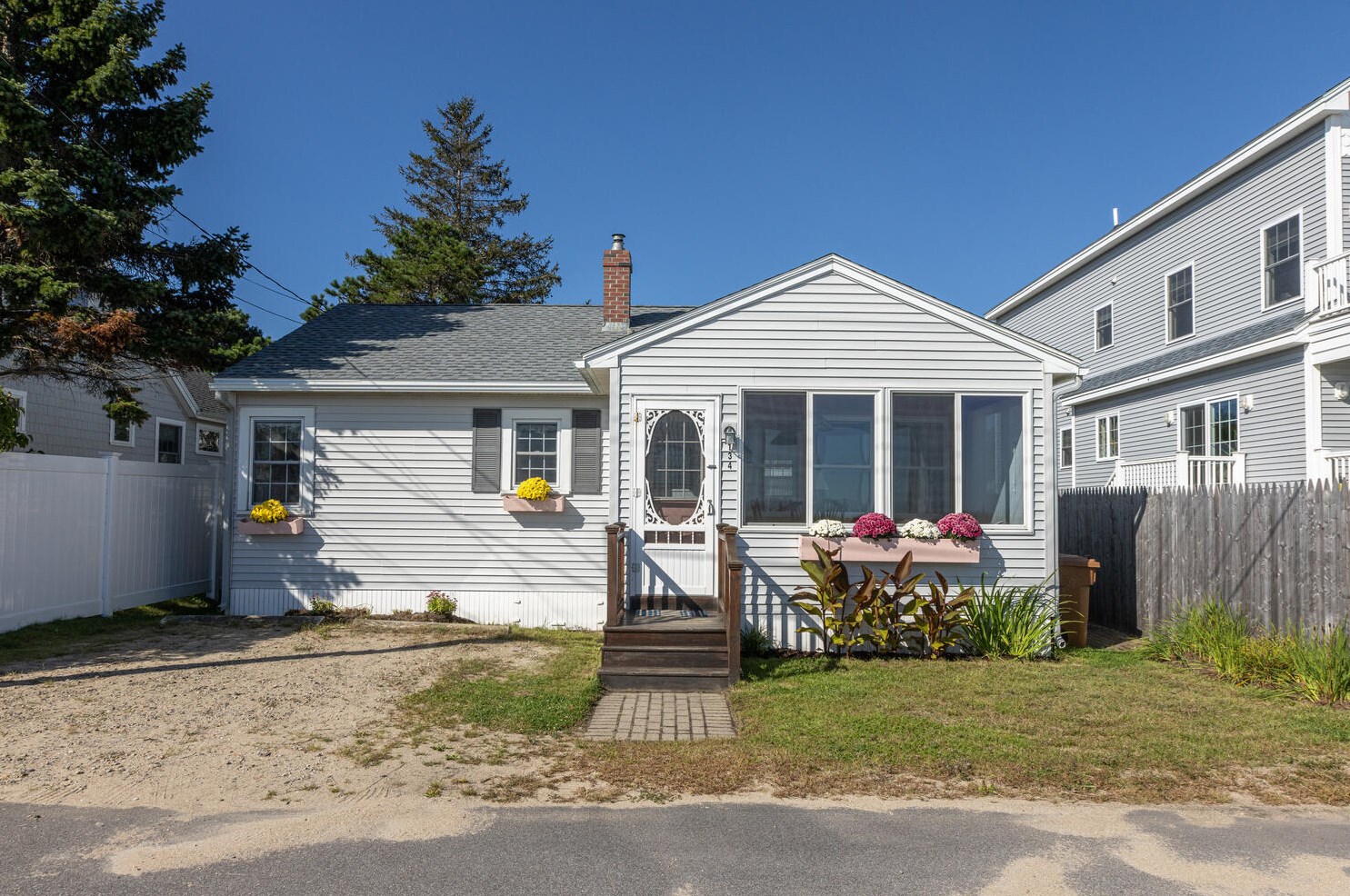 134 Surf St, Saco, ME 04072 exterior