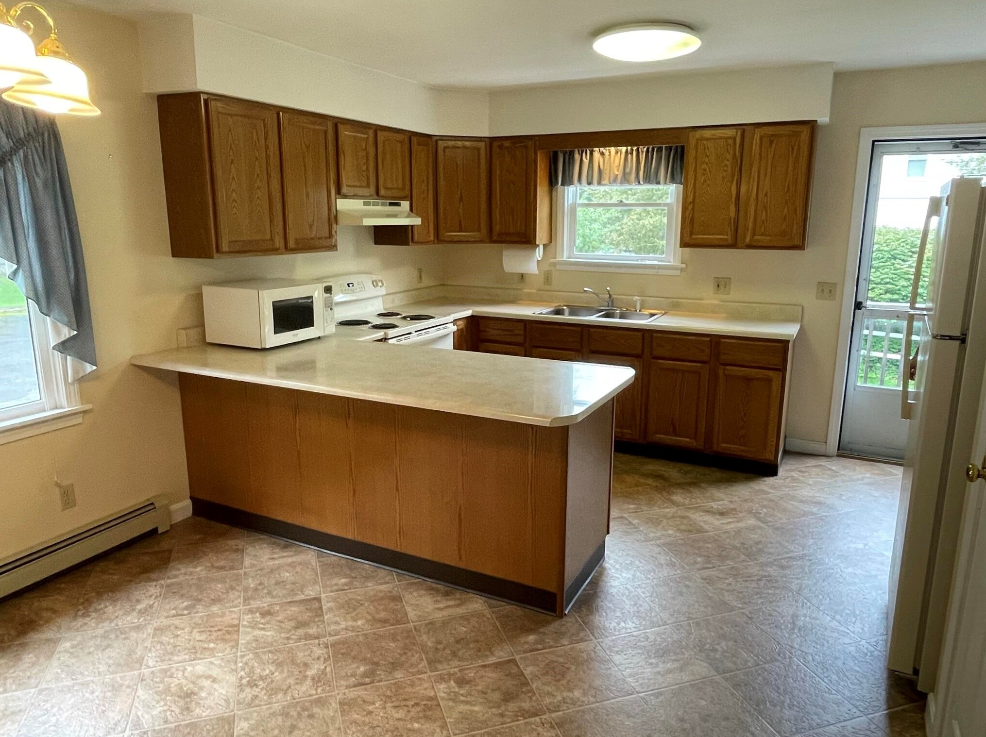 17 Cottage St, Newburgh ME 04444-1310 exterior