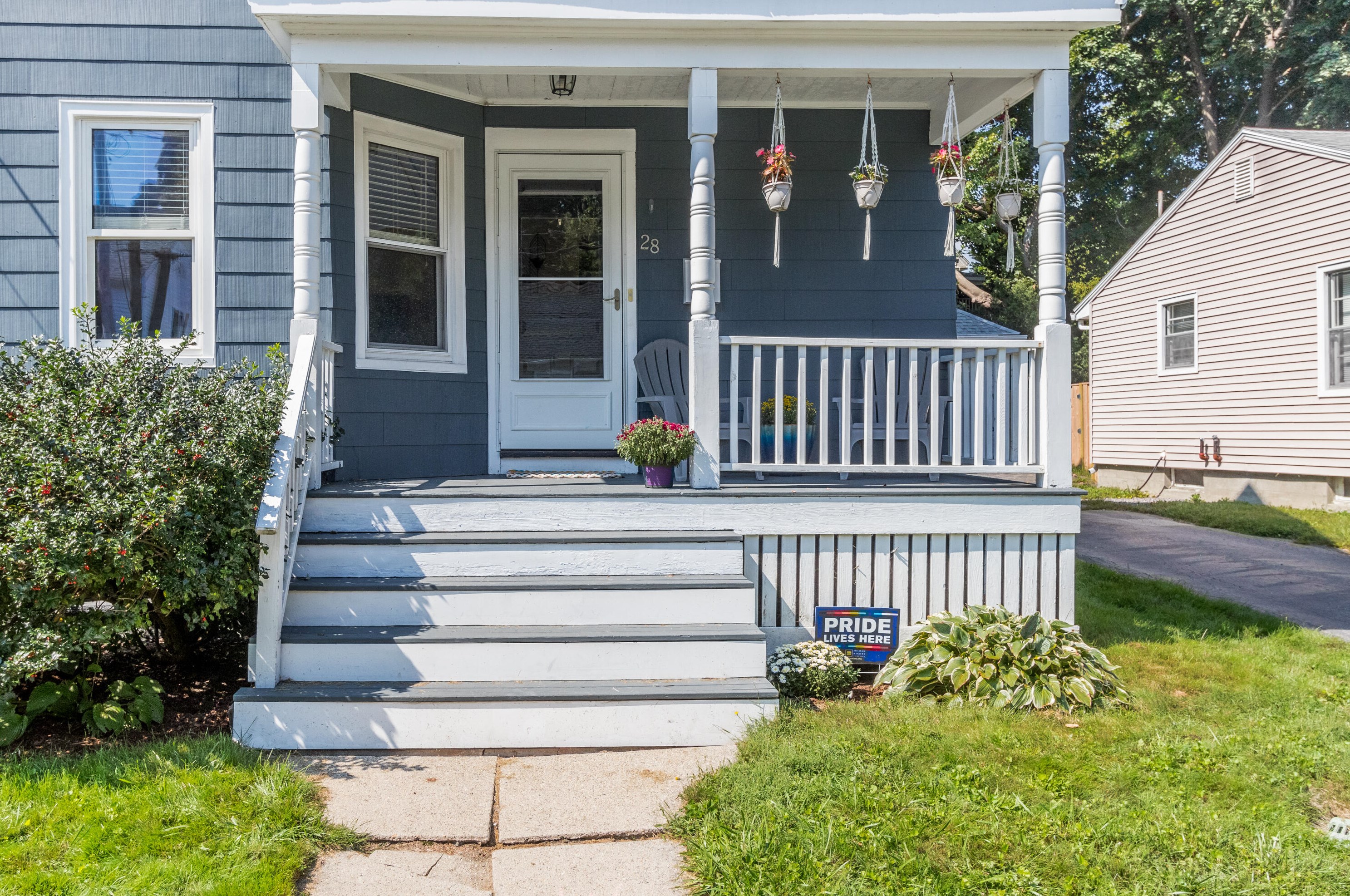 28 Inverness St, Portland, ME 04103-5009