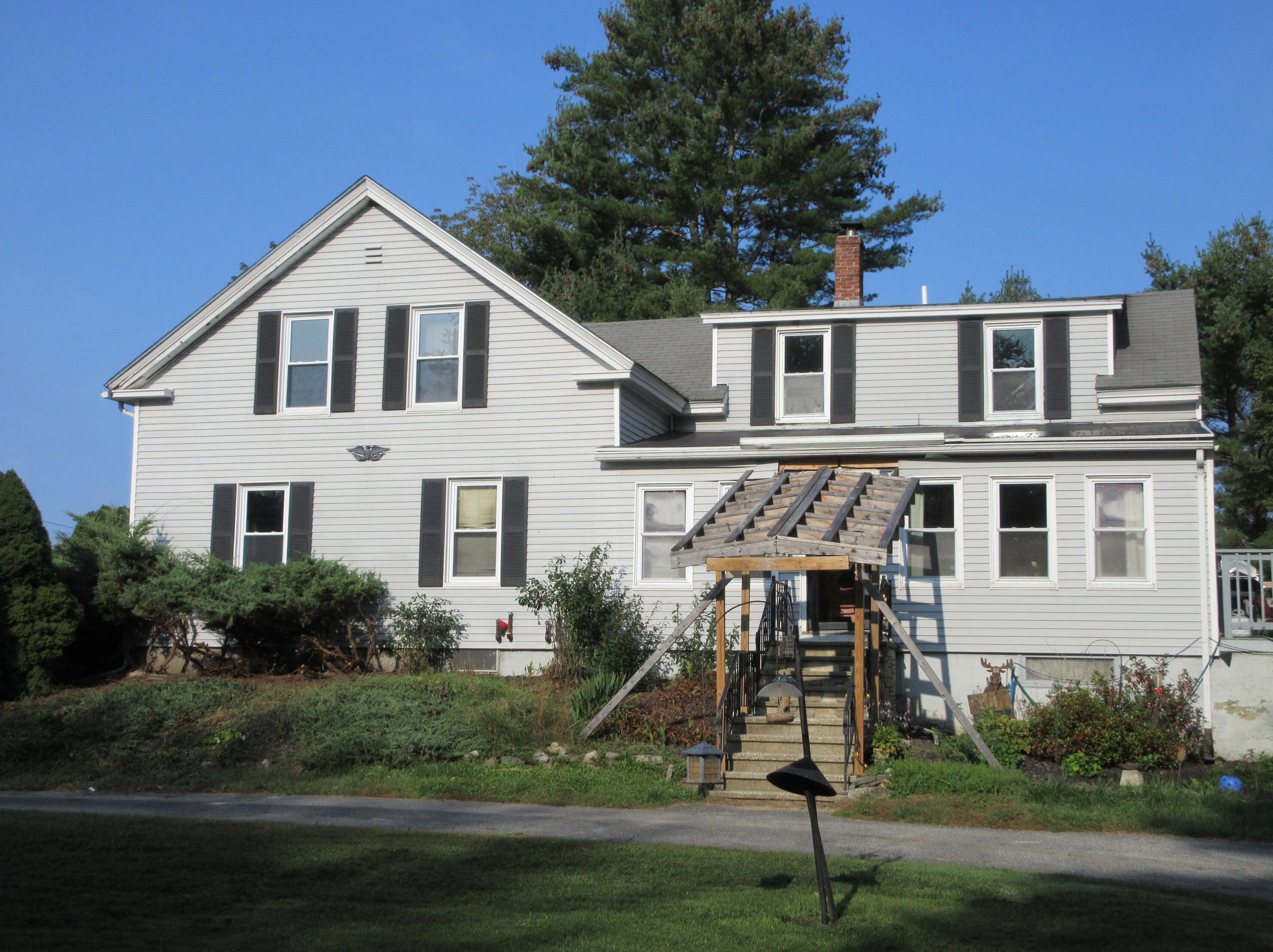 1809 Minot Ave, Auburn, ME 04210 exterior