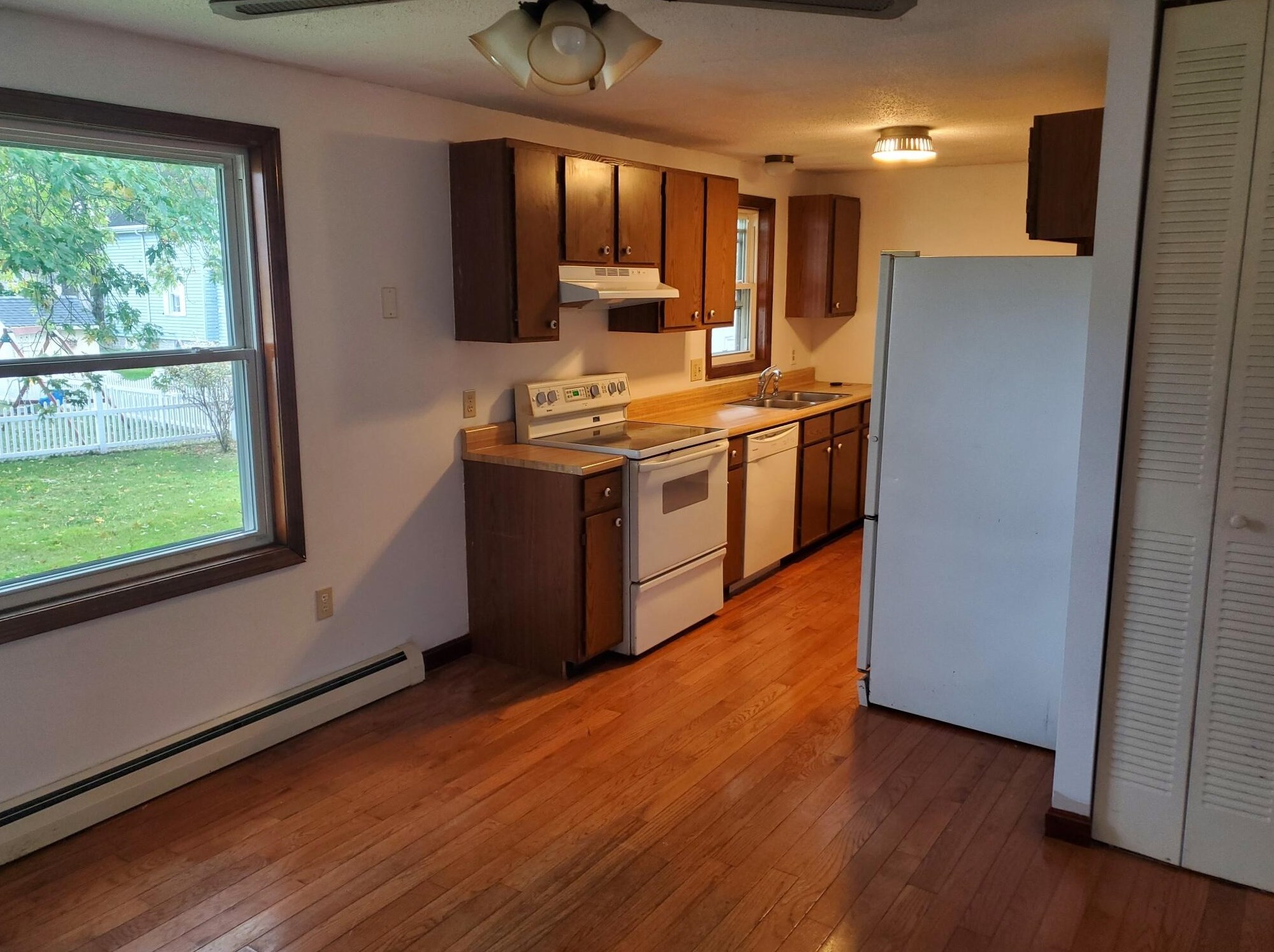 14 Middle St, Westbrook, ME 04092-3347