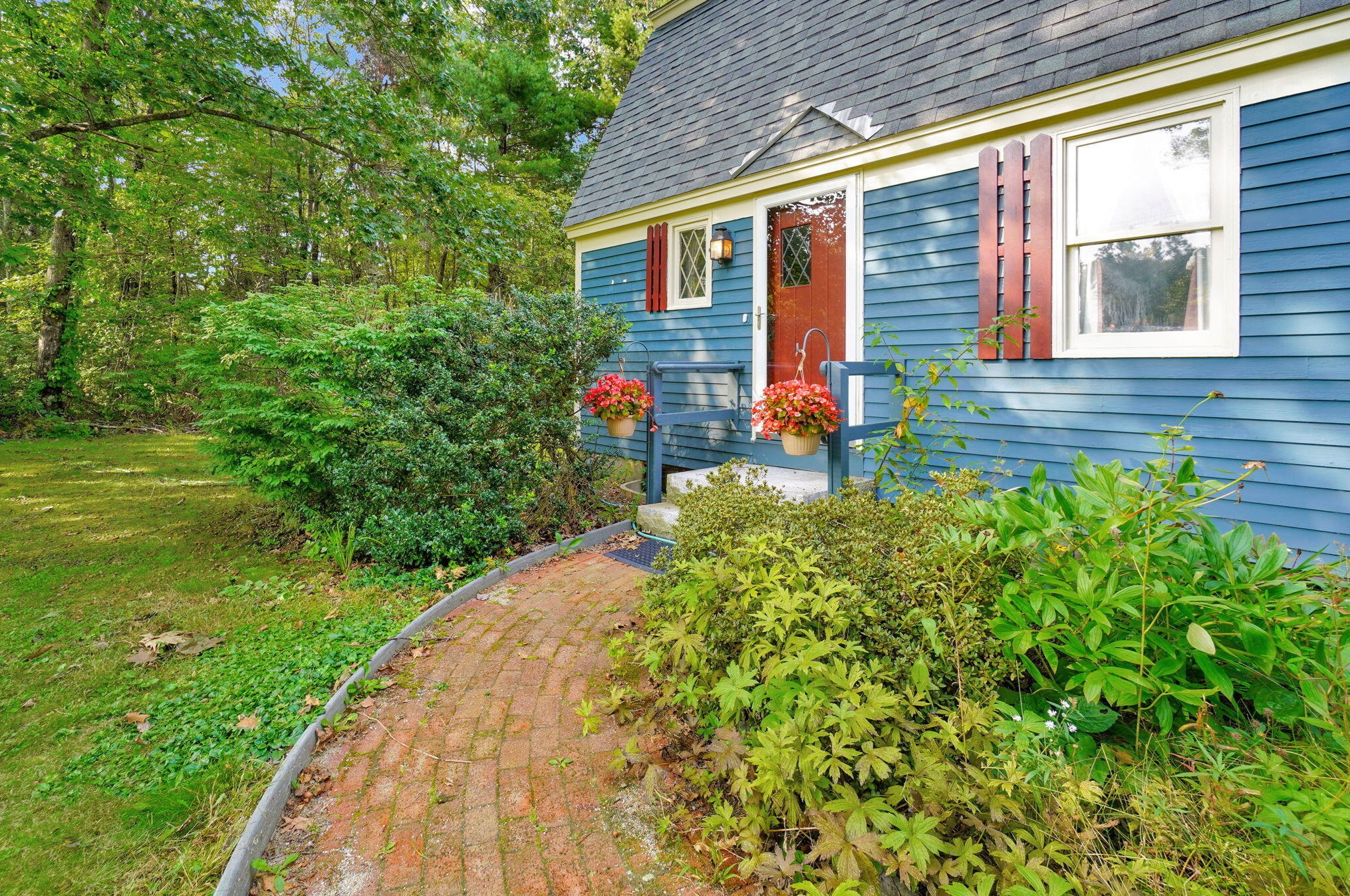 249 Maguire Rd, Kennebunk, ME 04043