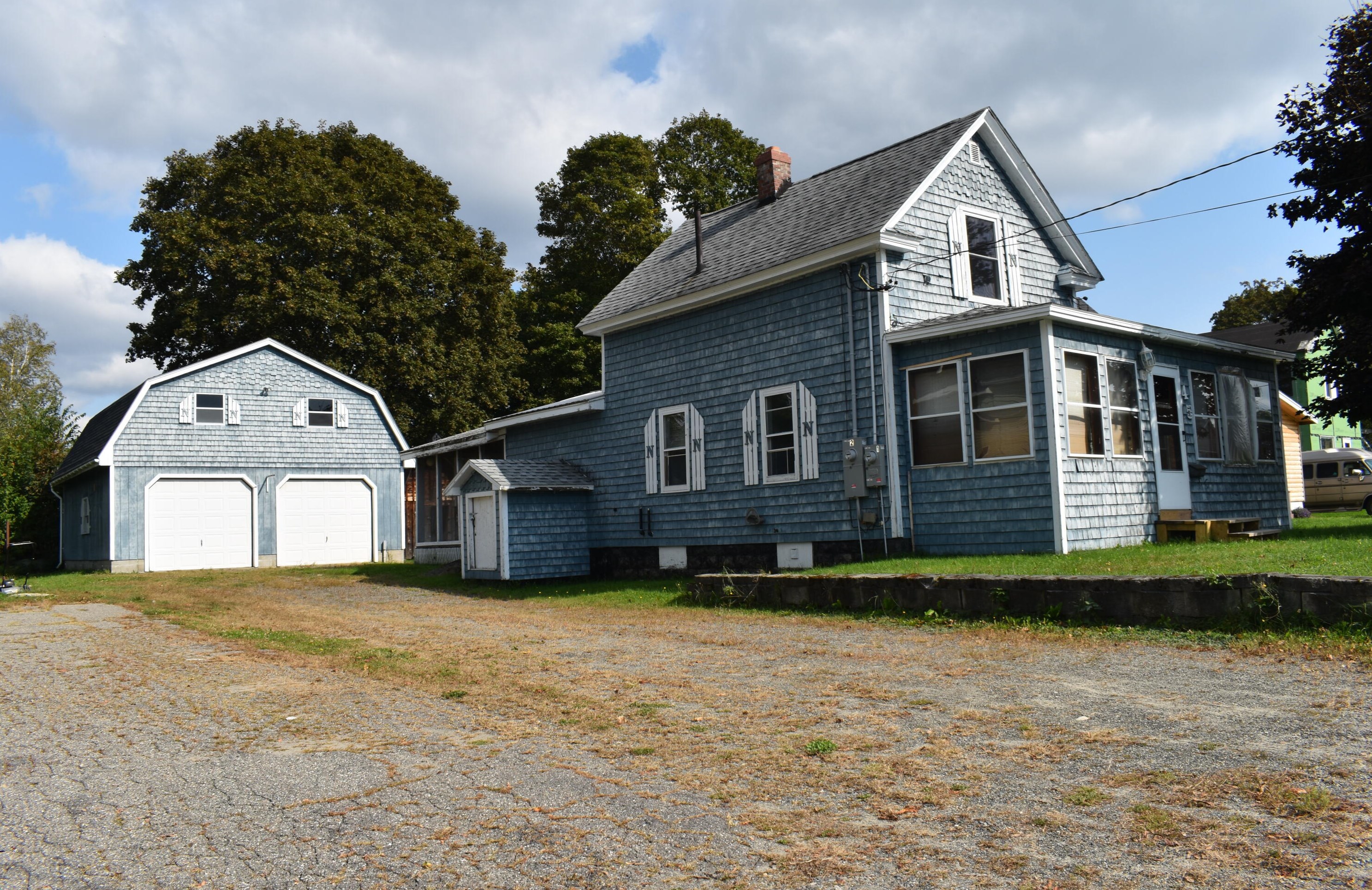 45 Knox St, Millinocket, ME 04462