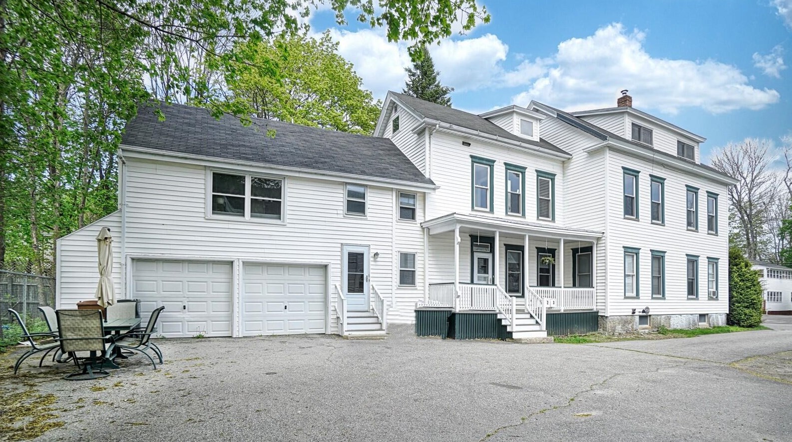 84 High St, Saco, ME 04072-3329