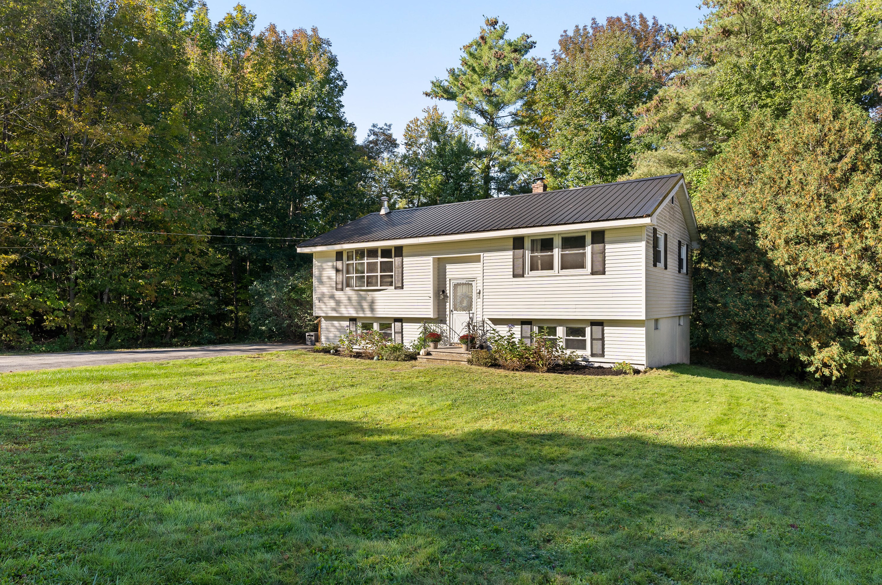 54 Ward Rd, Windham, ME 04062 exterior