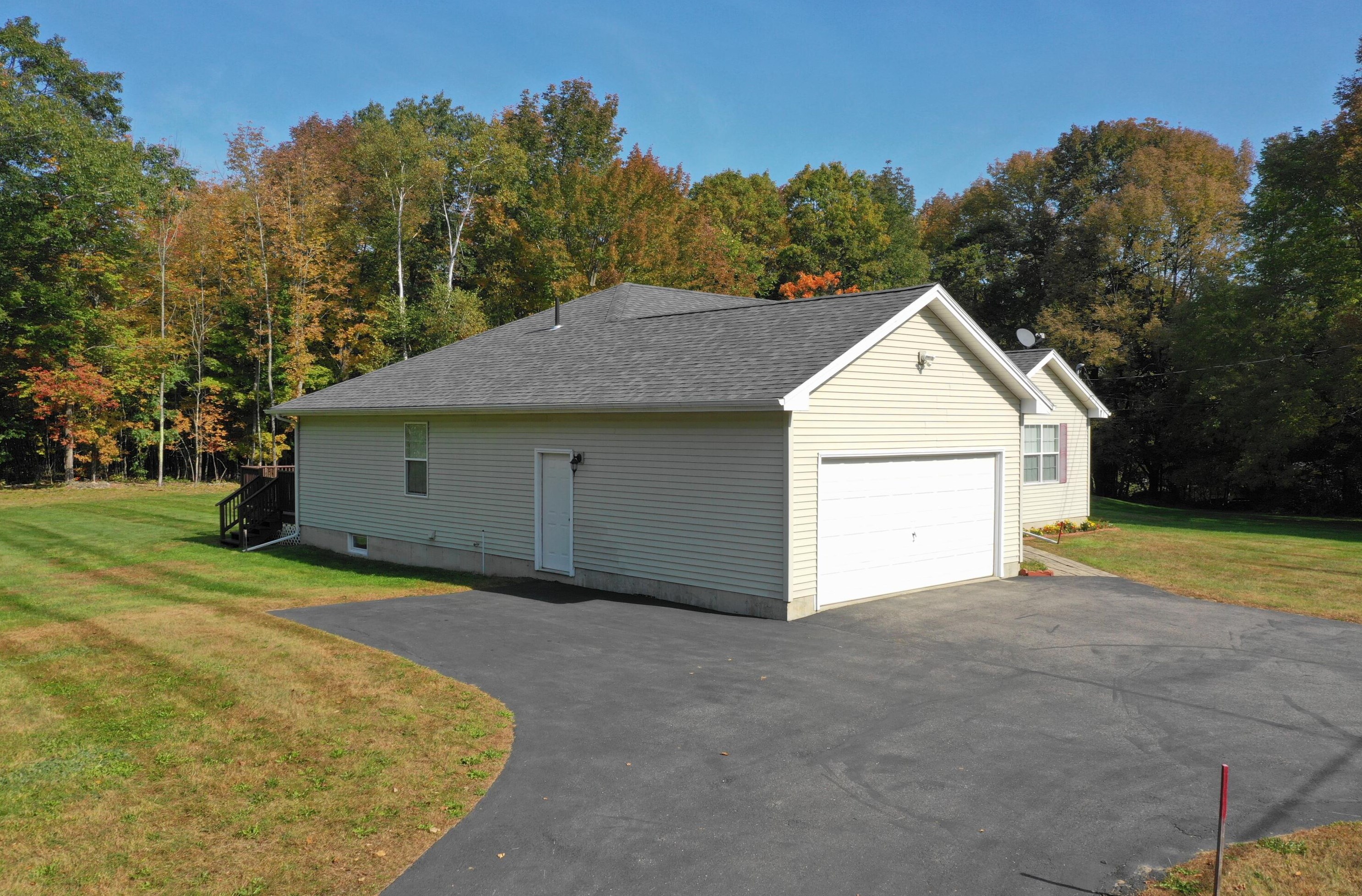 632 Stetson Rd, Kenduskeag, ME 04450