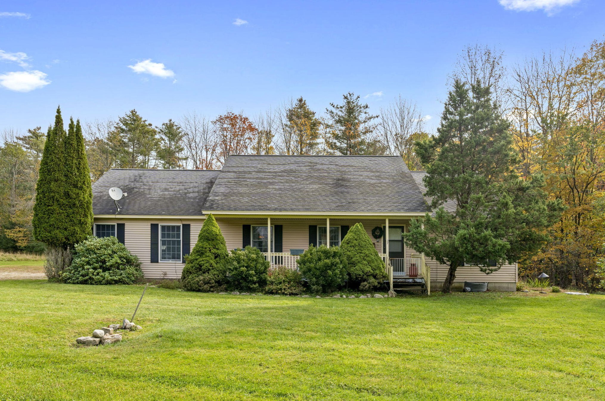 27 Cleaves Rd, New Gloucester, ME 04260