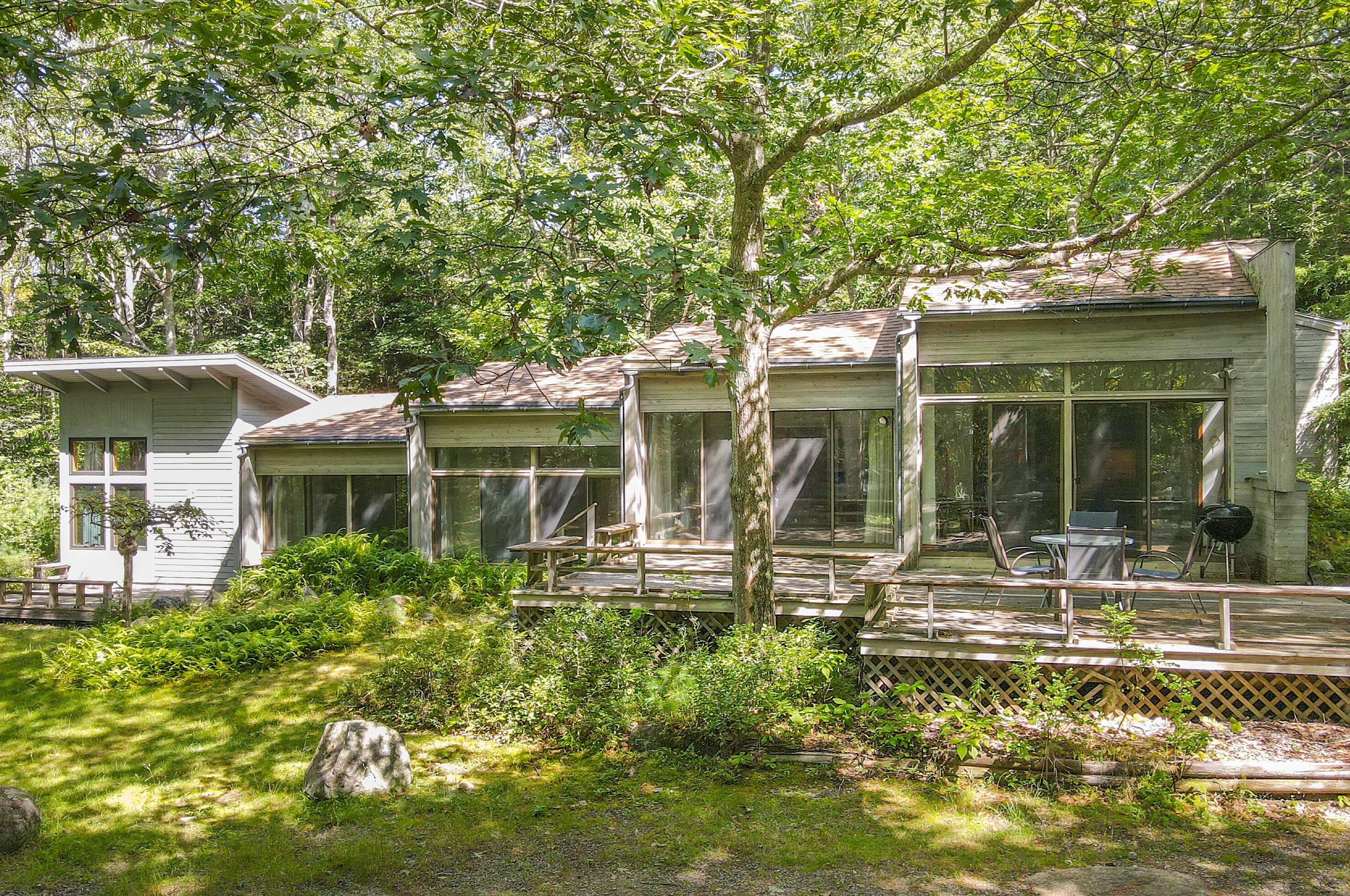 377 S Bay Rd, Franklin, ME 04634