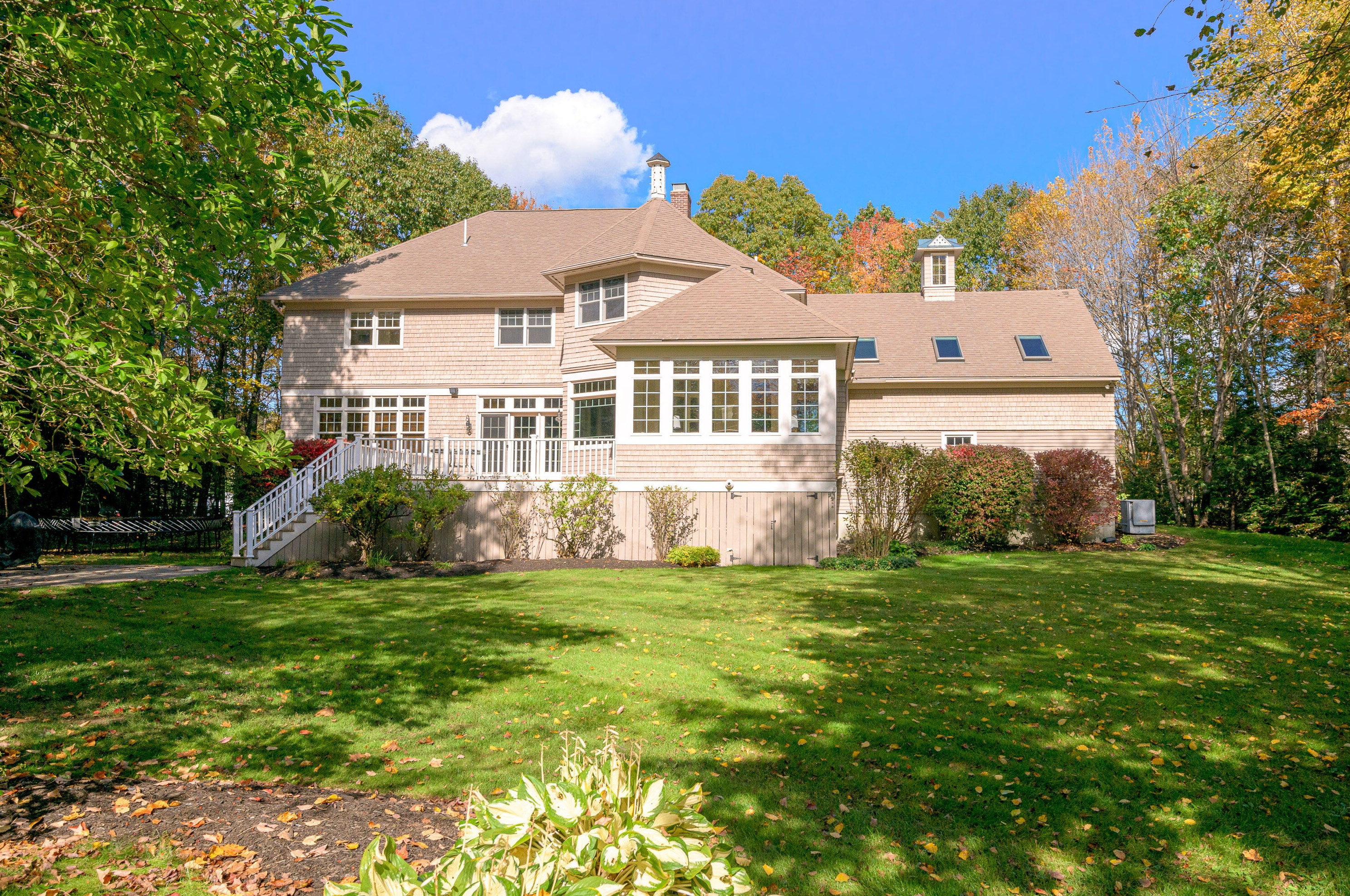 26 Woodlands Dr, Portland ME  04105-1159 exterior