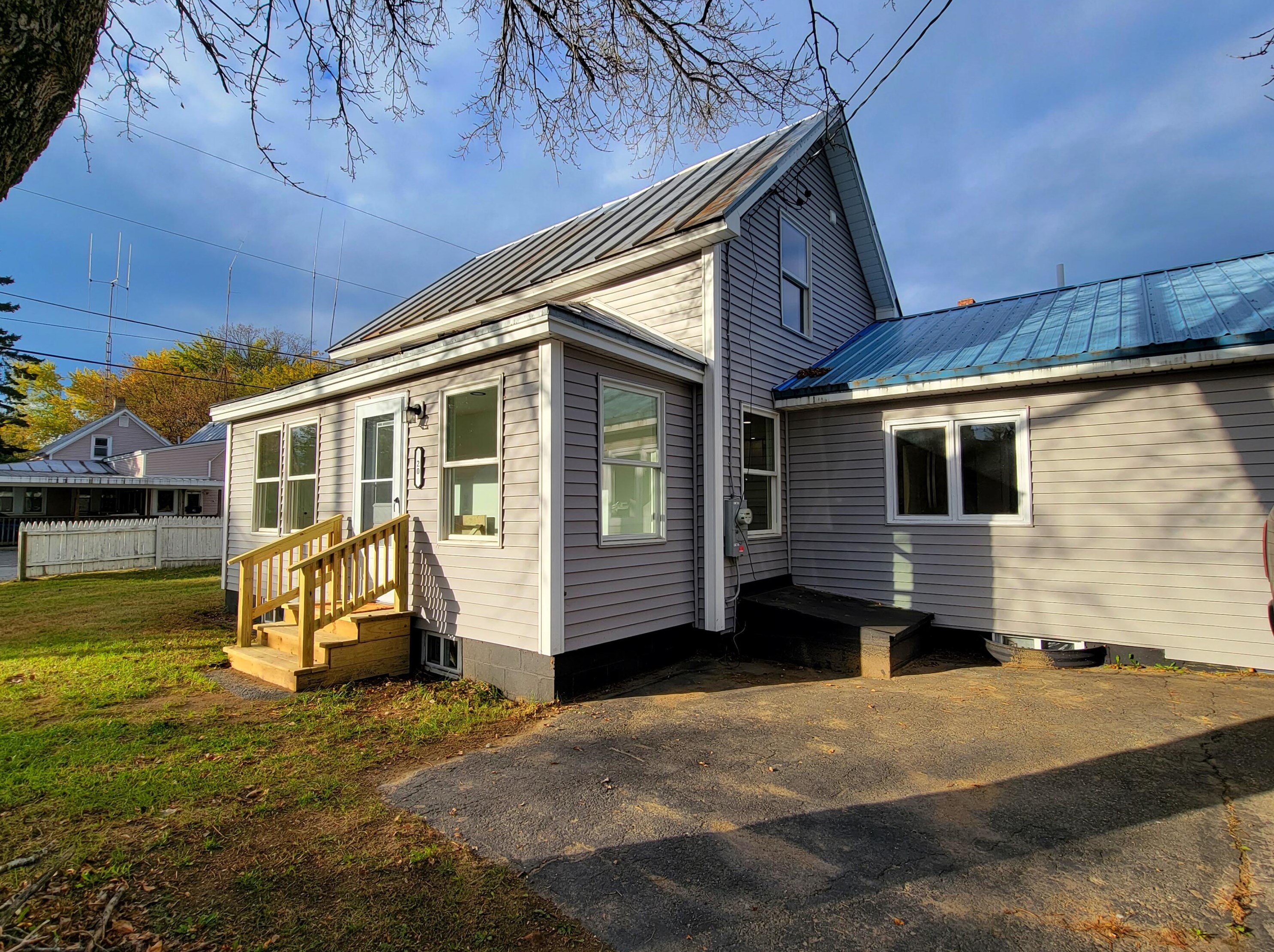 20 Cote St, Skowhegan, ME 04976 exterior