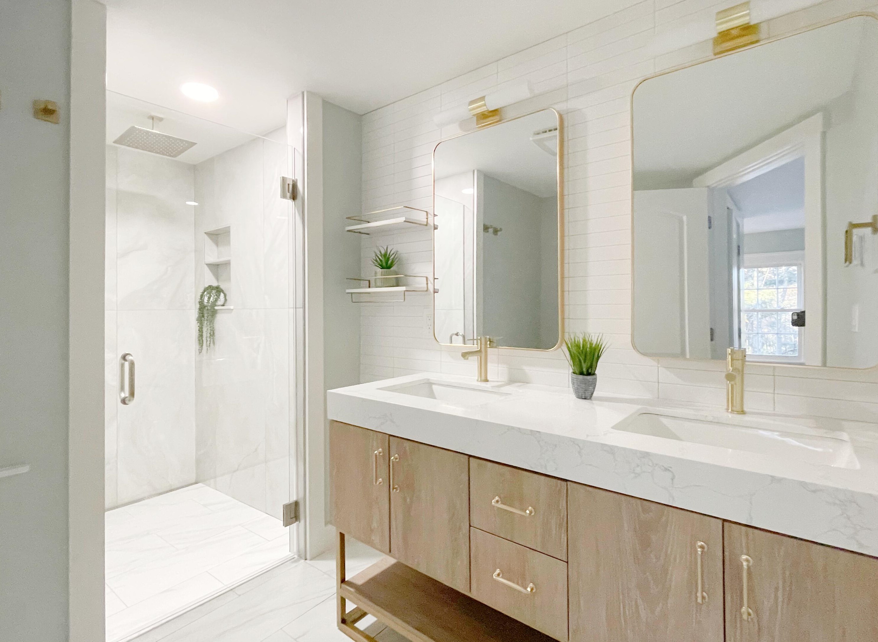 259 Falmouth Rd, Portland ME  04105-2064 exterior