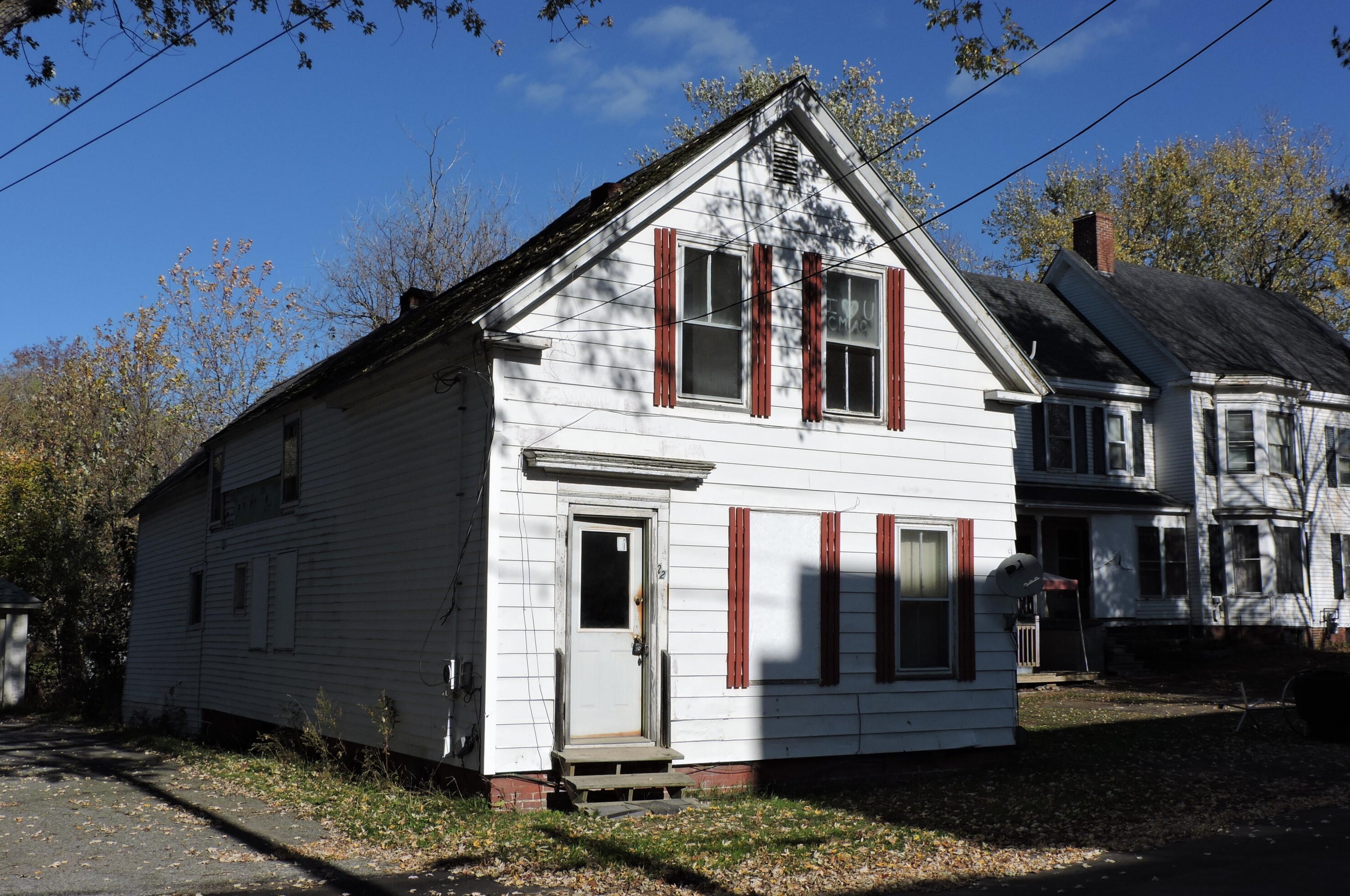 22 Elm St, Fairfield, ME 04937