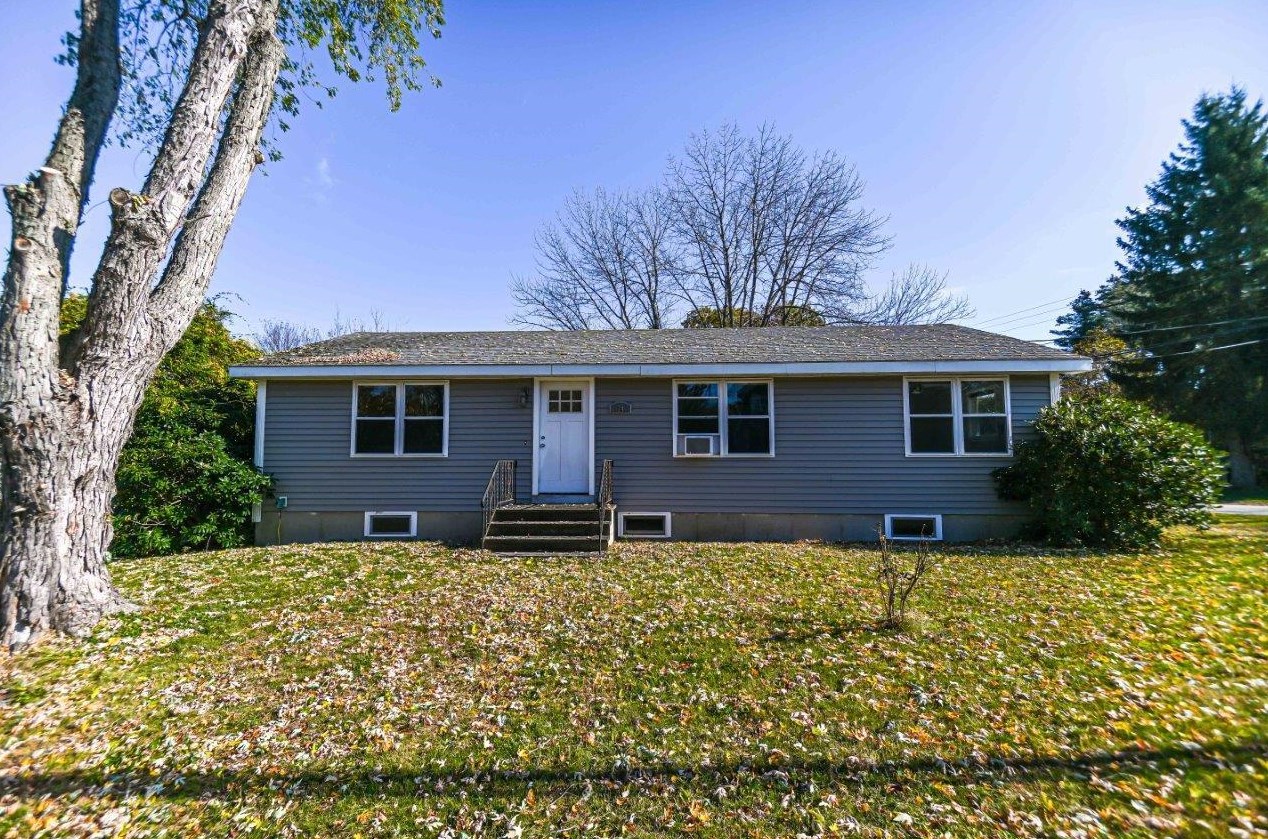 24 Wilson Rd, Kittery, ME 03904