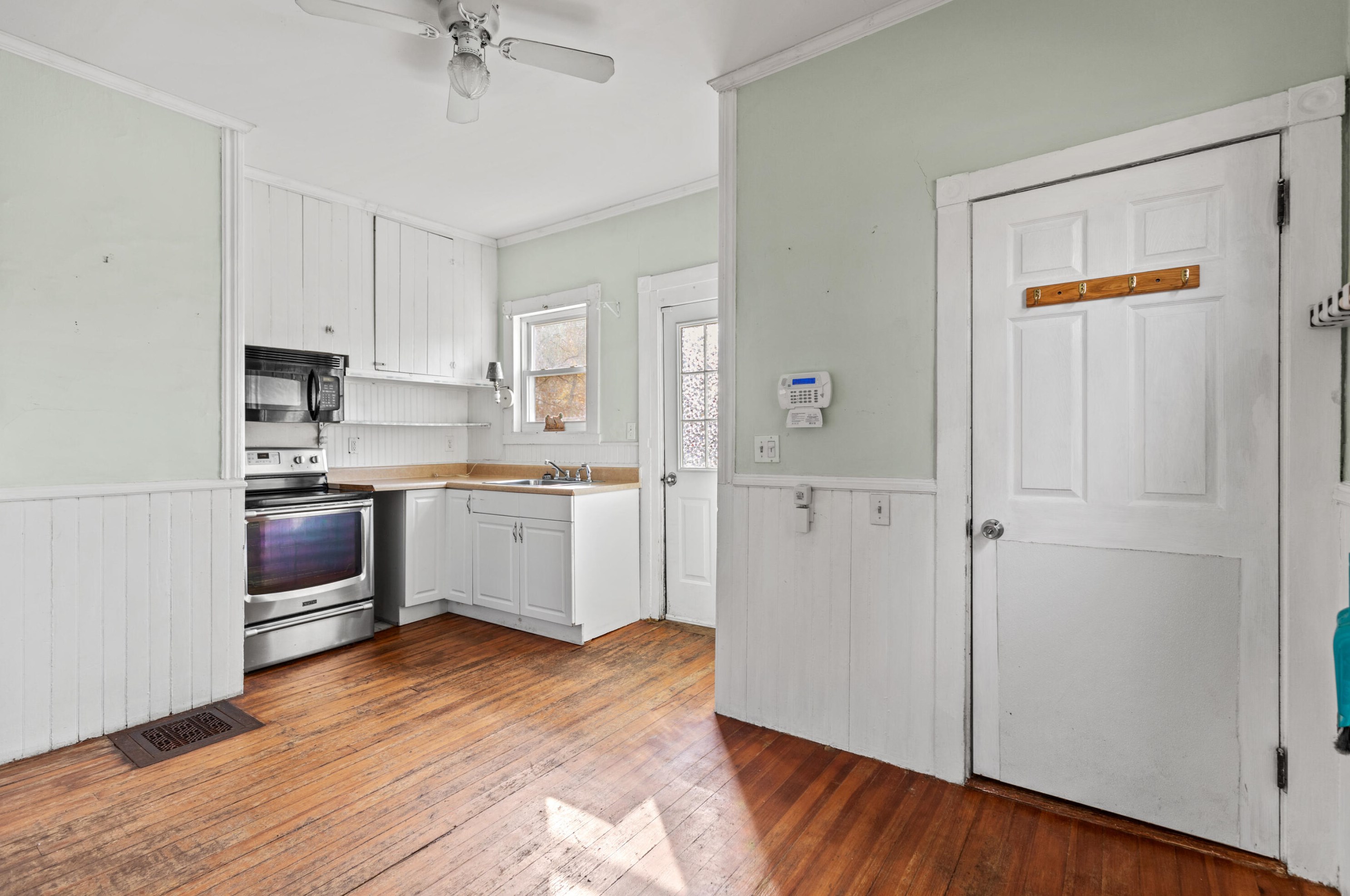 9 Maple St, Limerick ME  04048-3522 exterior