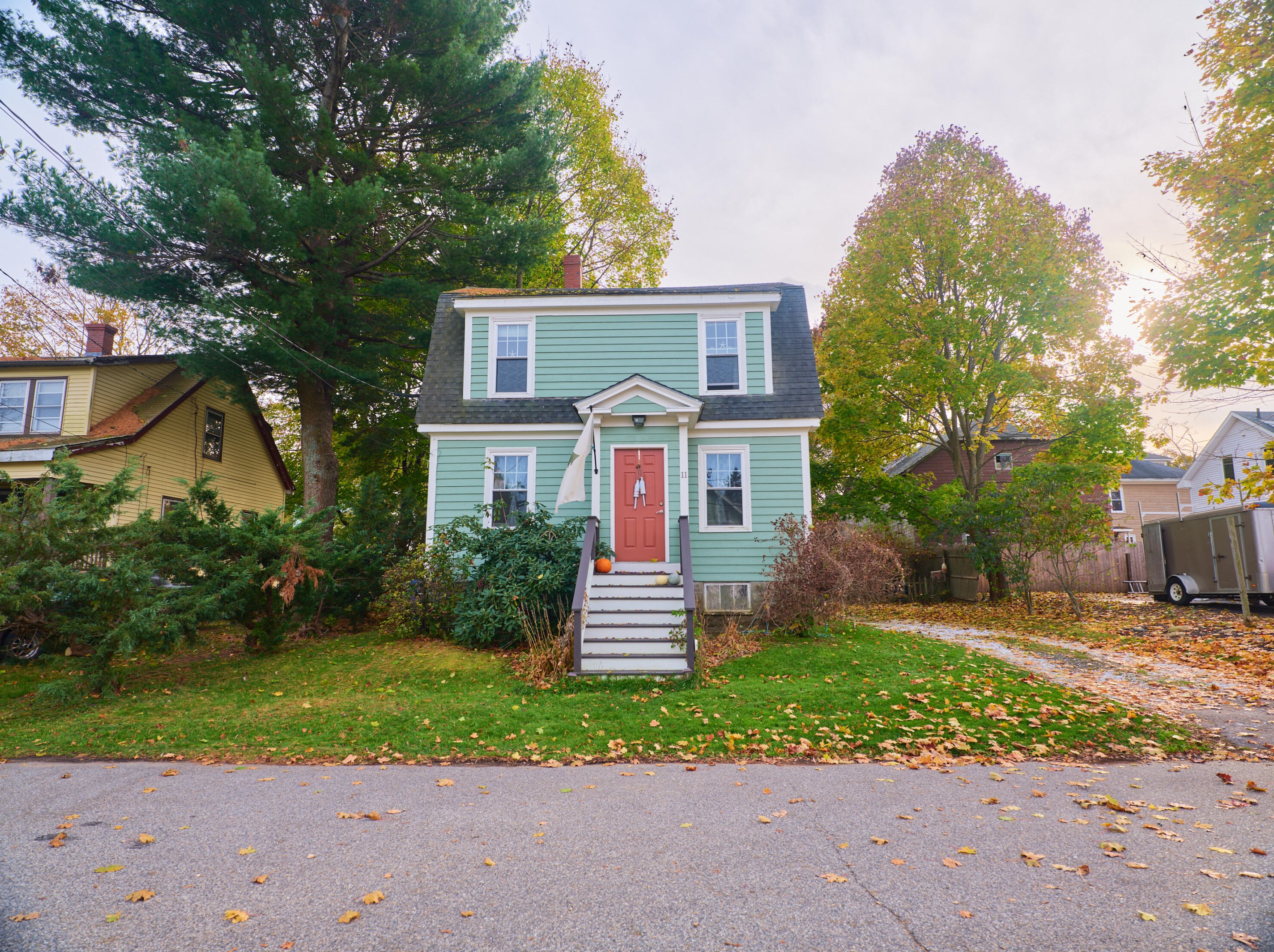 11 Colonial Ave, Portland, ME 04106-4413