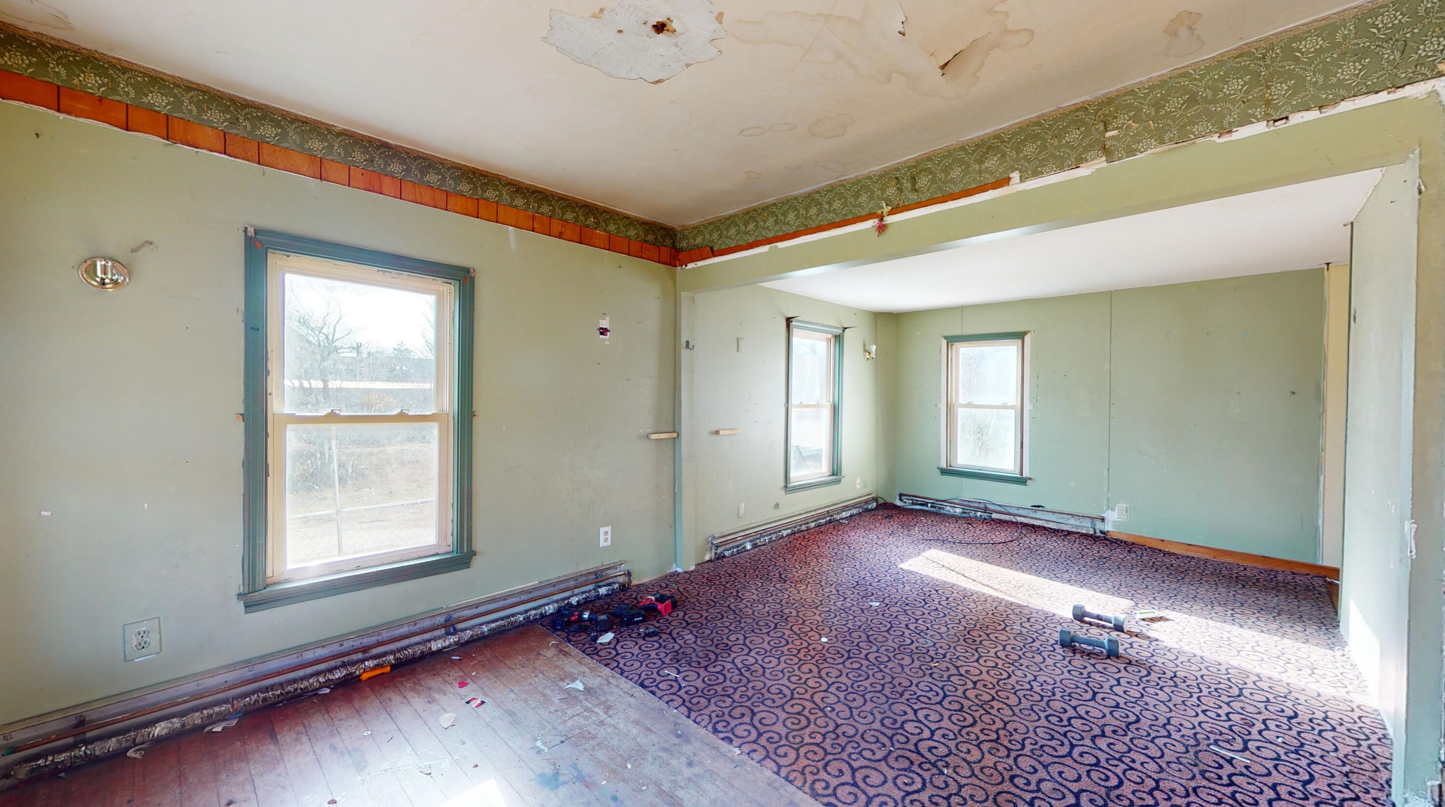 38 3rd St, Carthage, ME 04224