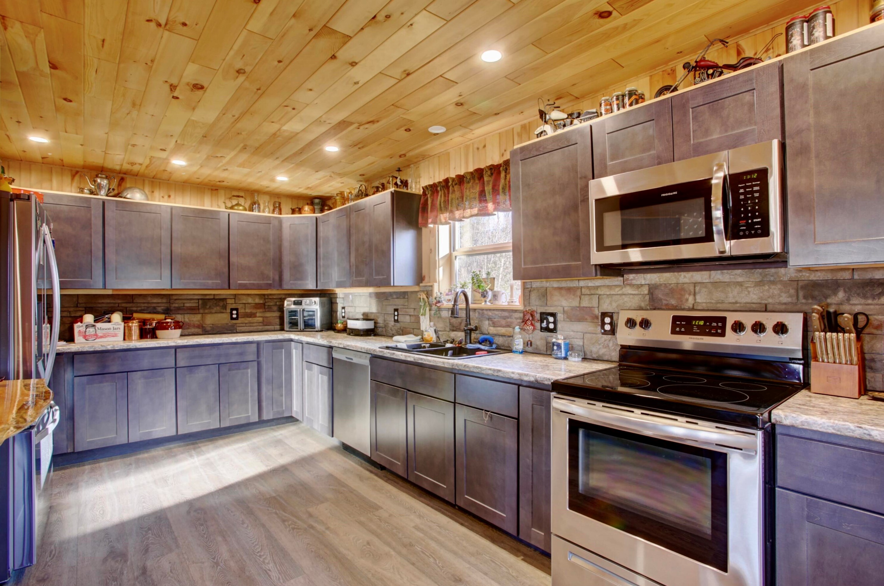 220 Rollins Ridge Rd, Carthage, ME 04224