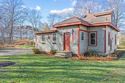 13 Oakley St, Portland, ME 04103 - MLS 1559145 - Coldwell Banker