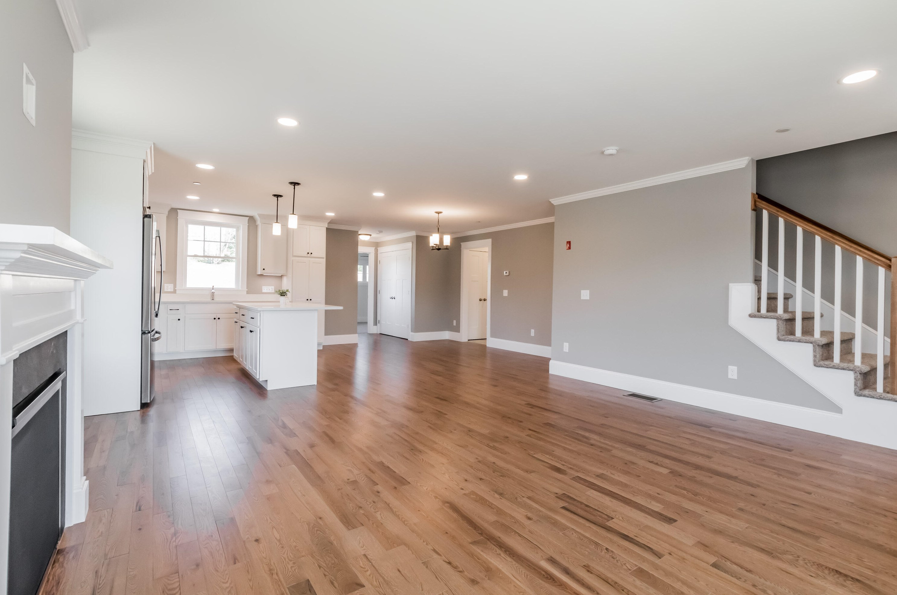 139 Falcon Crest Dr, Gorham, ME 04038-2393