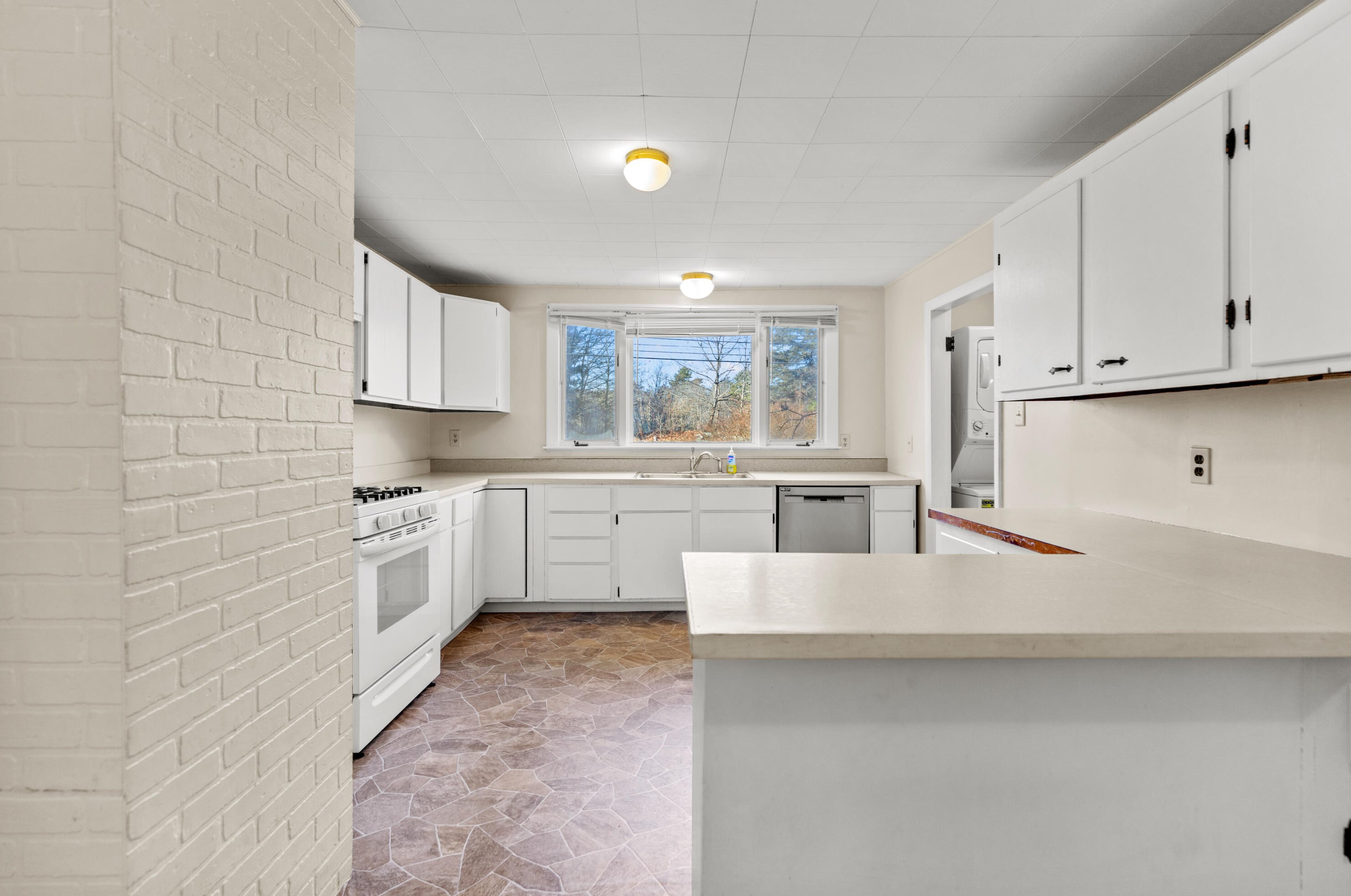 13 Middle Rd, Portland ME  04105-1817 exterior