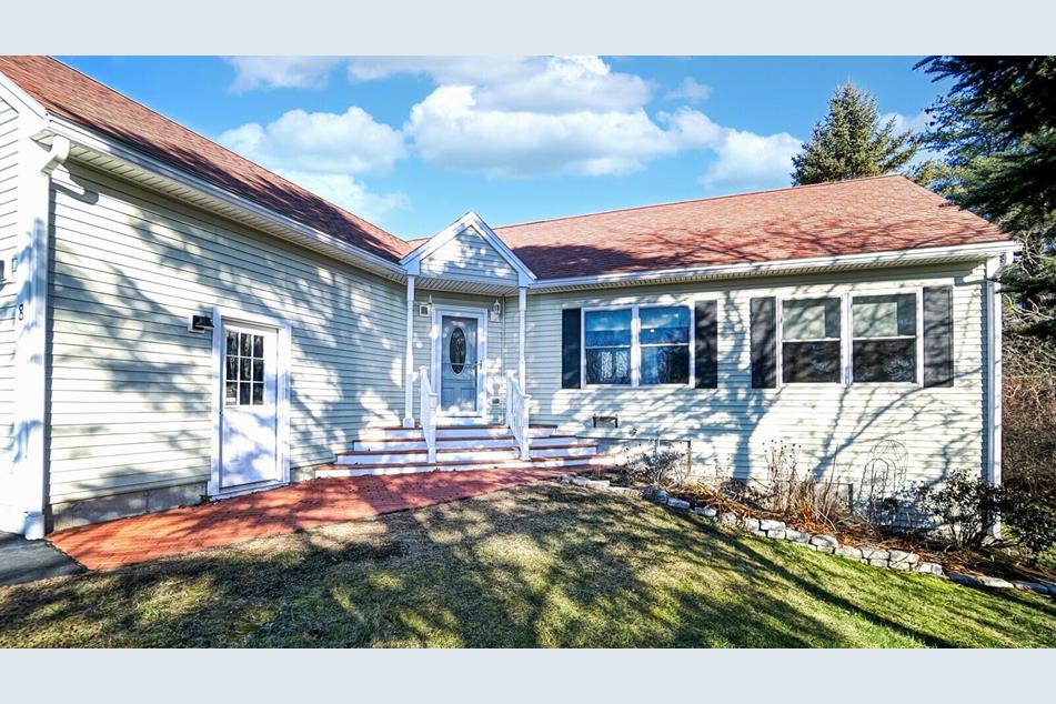 8 Joseph Dr, Gorham, ME 04038 MLS 1579606 Coldwell Banker