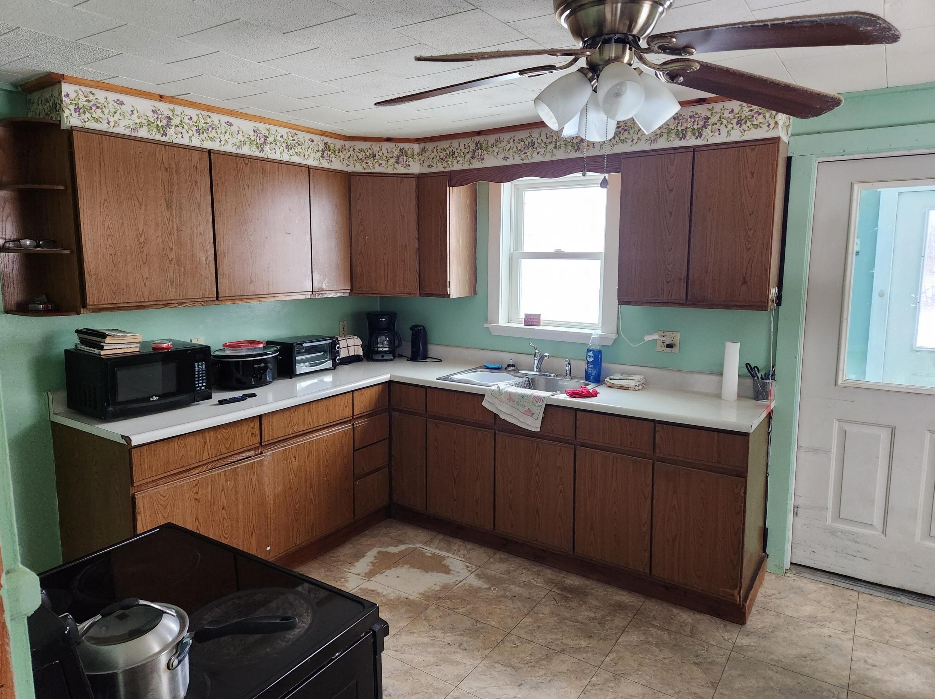 1491 Masardis Rd, Ashland, ME 04732 exterior