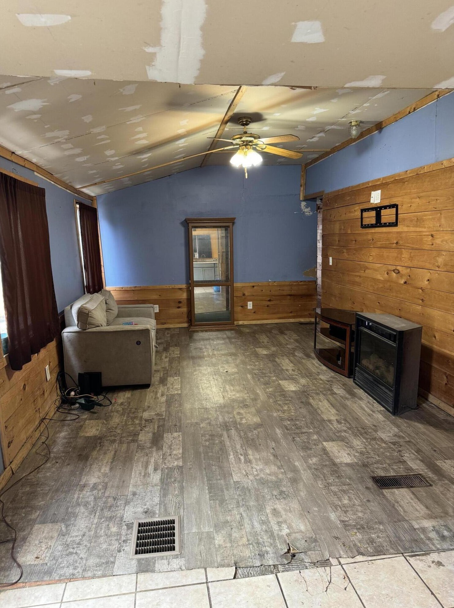 96 Loop Rd S, Searsport, ME 04974