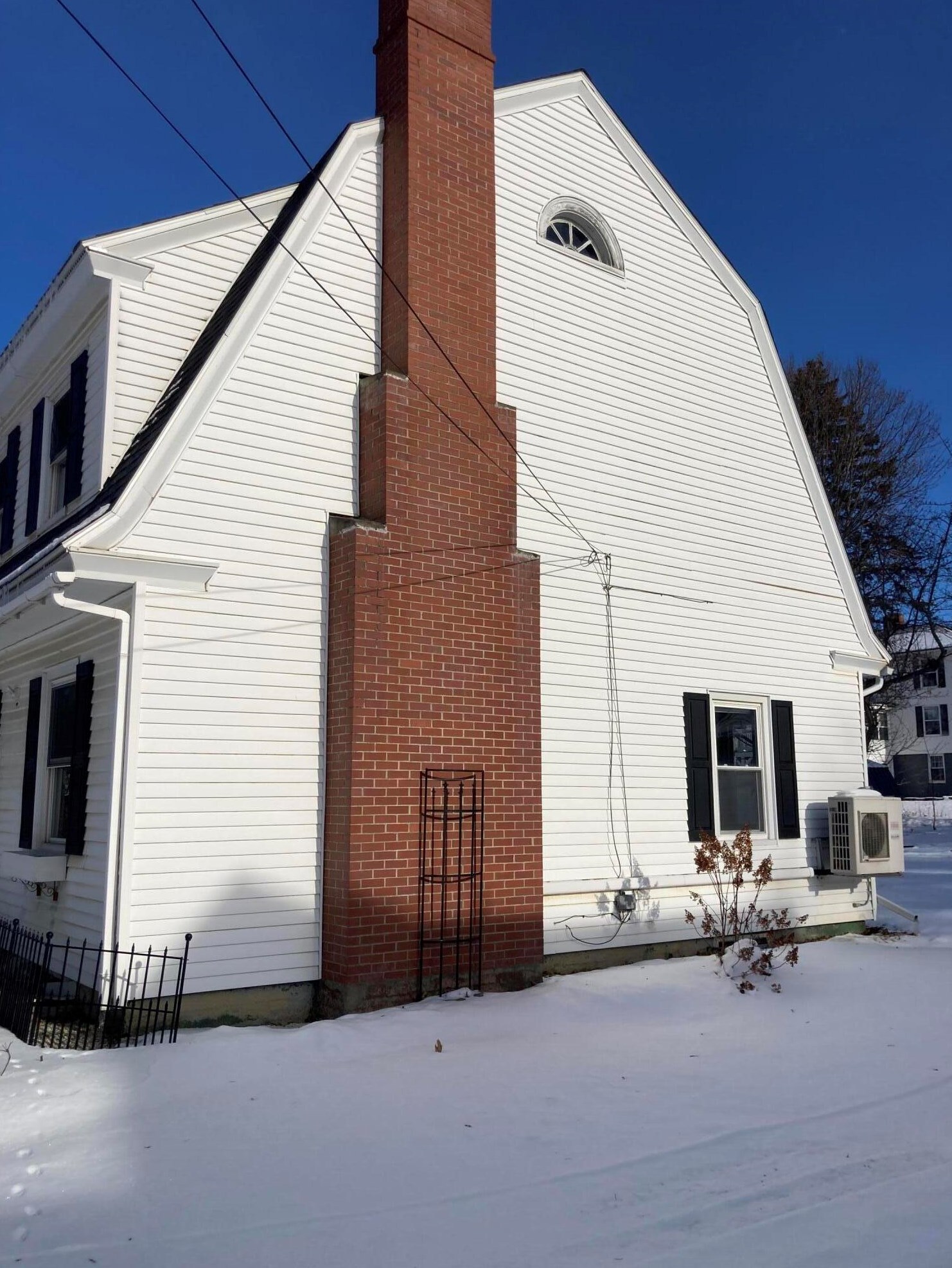 29 Barton St, Presque Isle, ME 04769