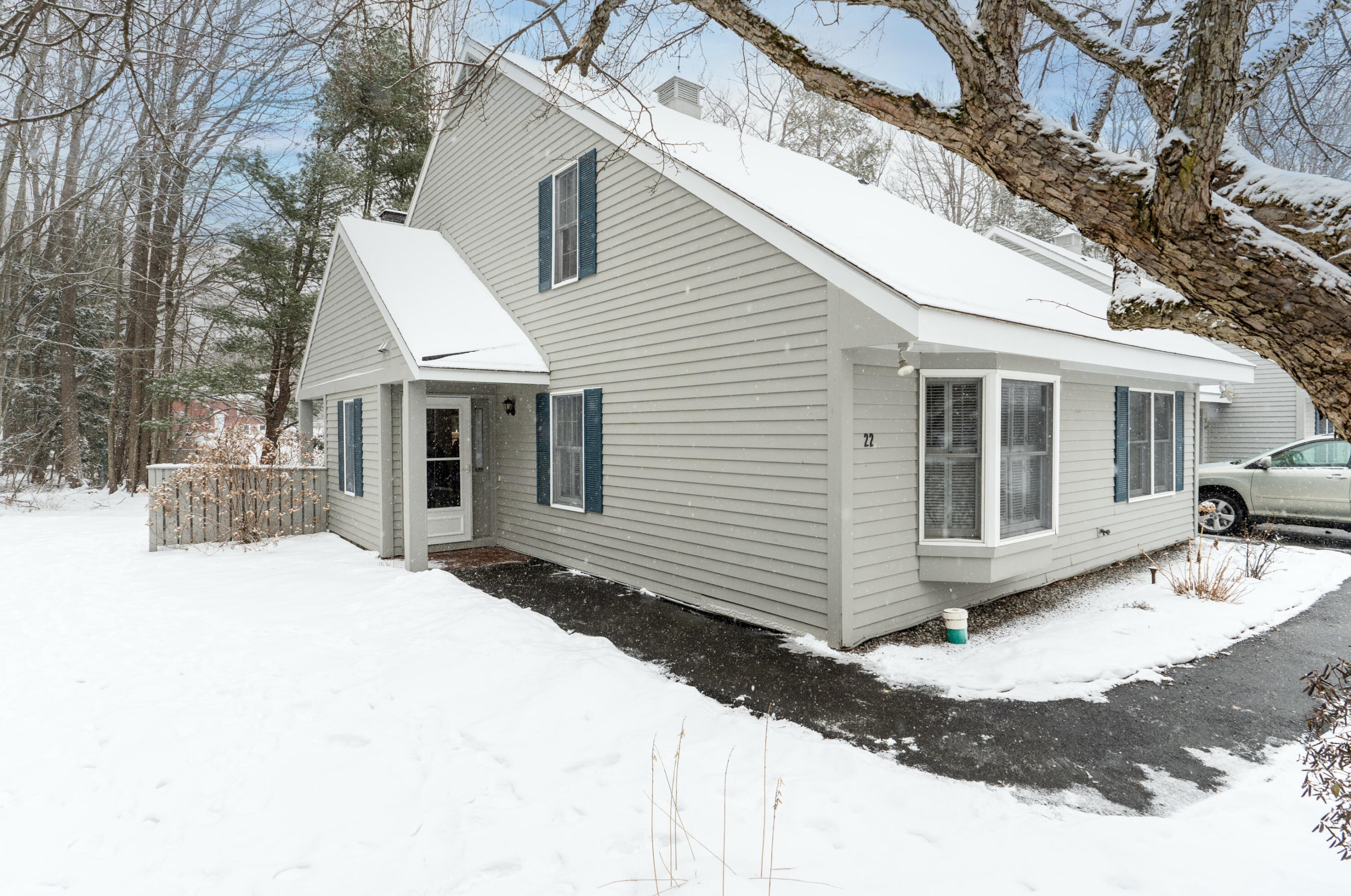 22 Braddish Ct, Portland, ME 04103 exterior