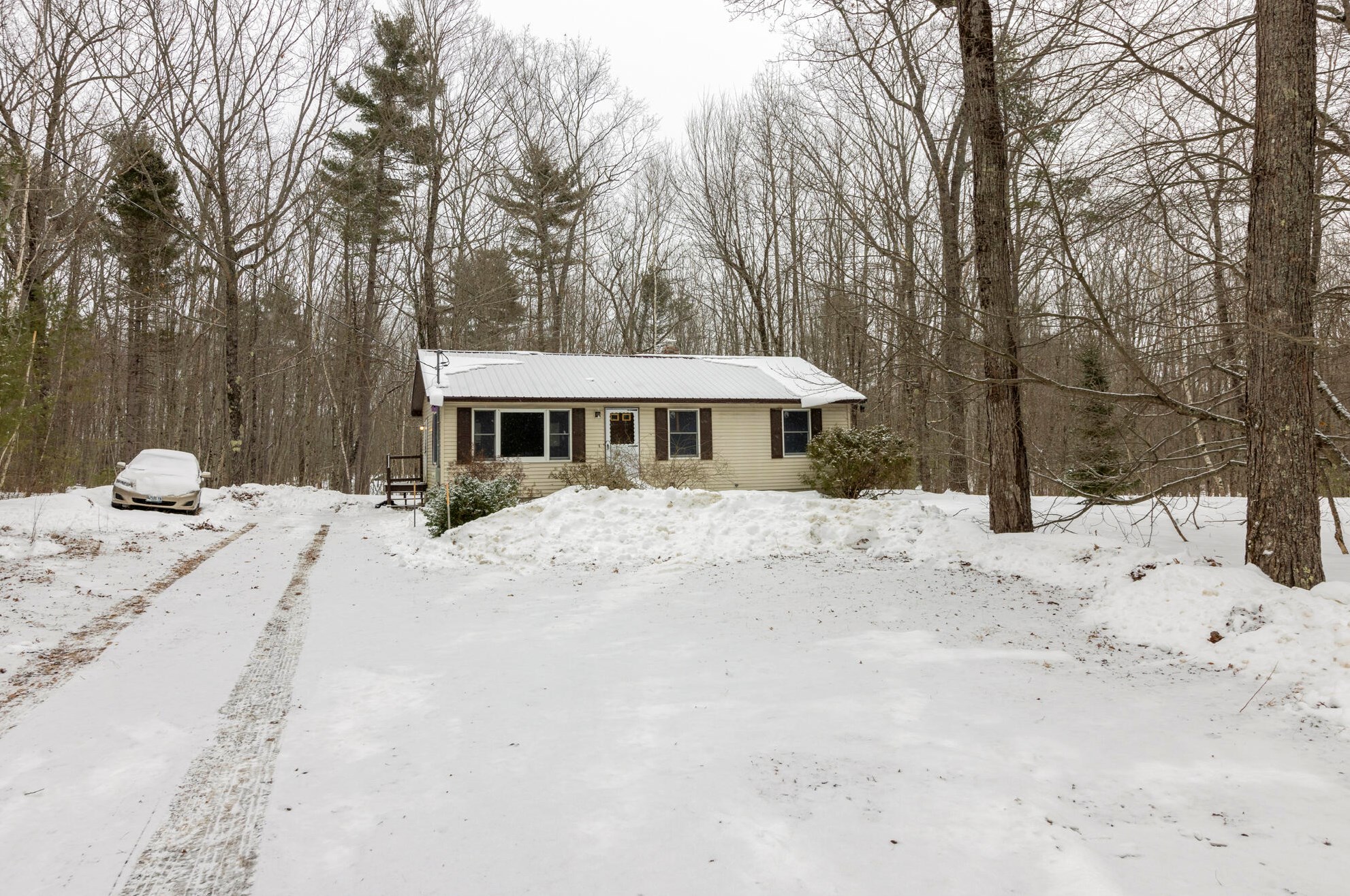 943 Richville Rd, Standish, ME 04084 exterior