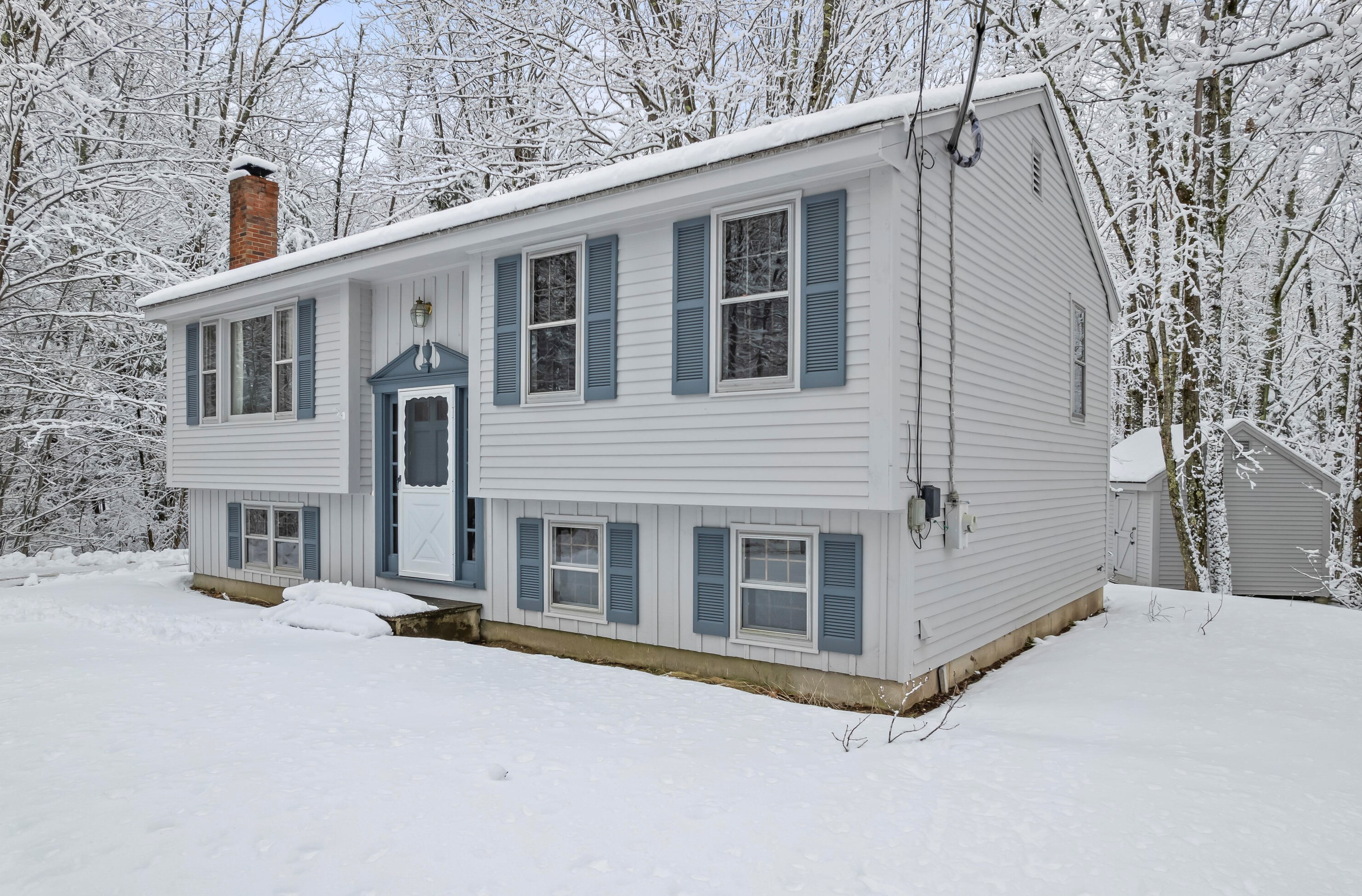 25 Oakwood Dr, West Buxton, ME 04093-6345