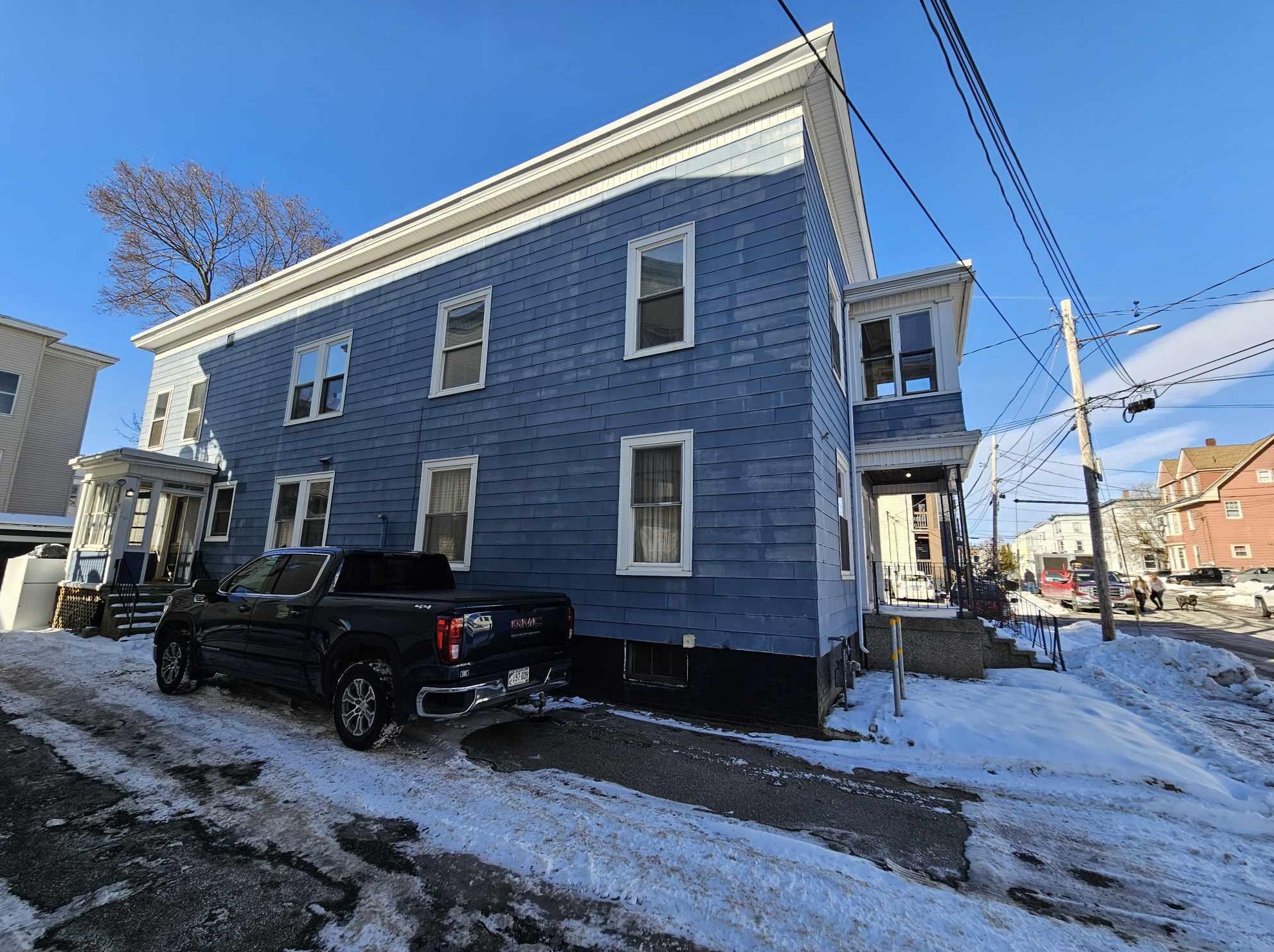 79 Howard St, Lewiston, ME 04240-6911