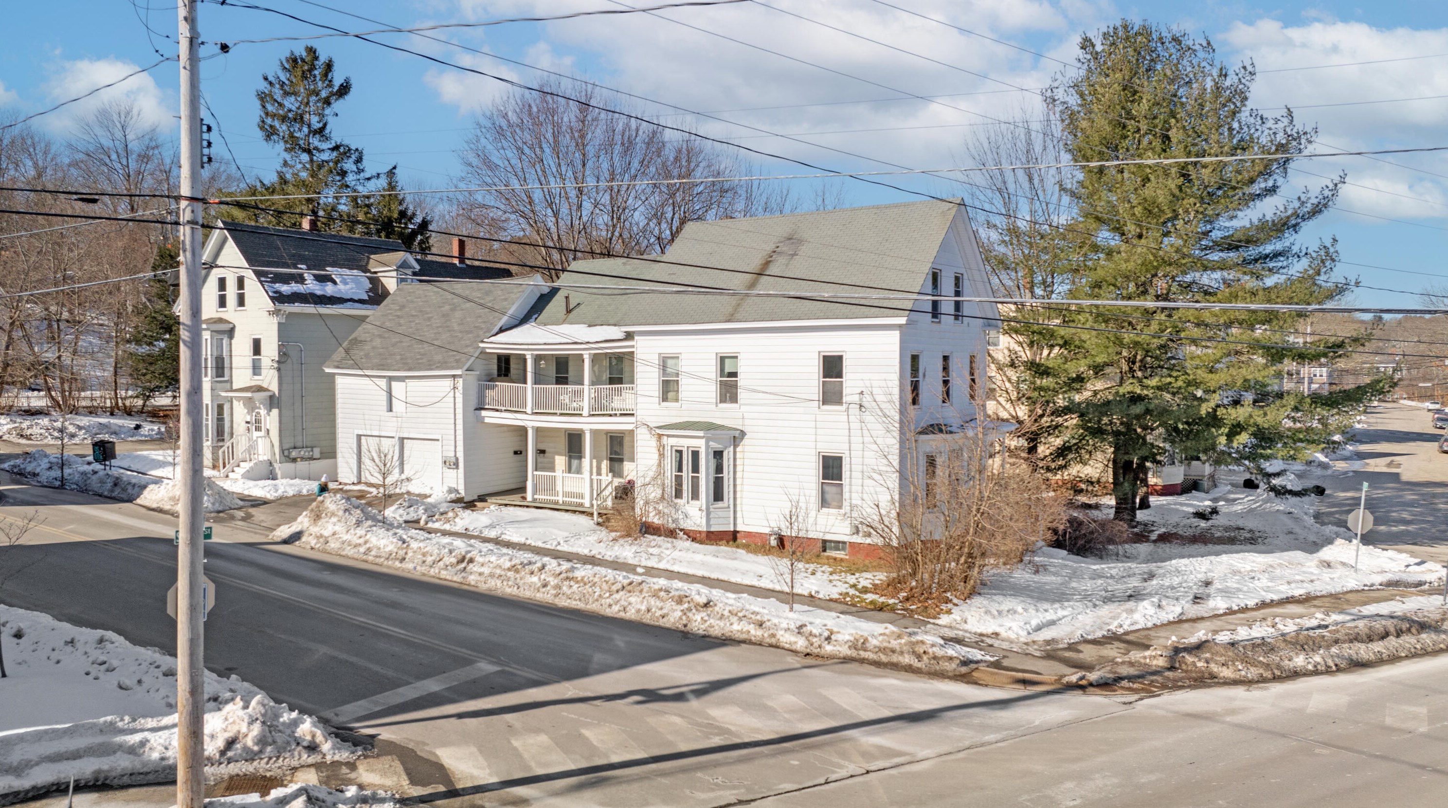 77 Fifth St, Auburn, ME 04210 exterior