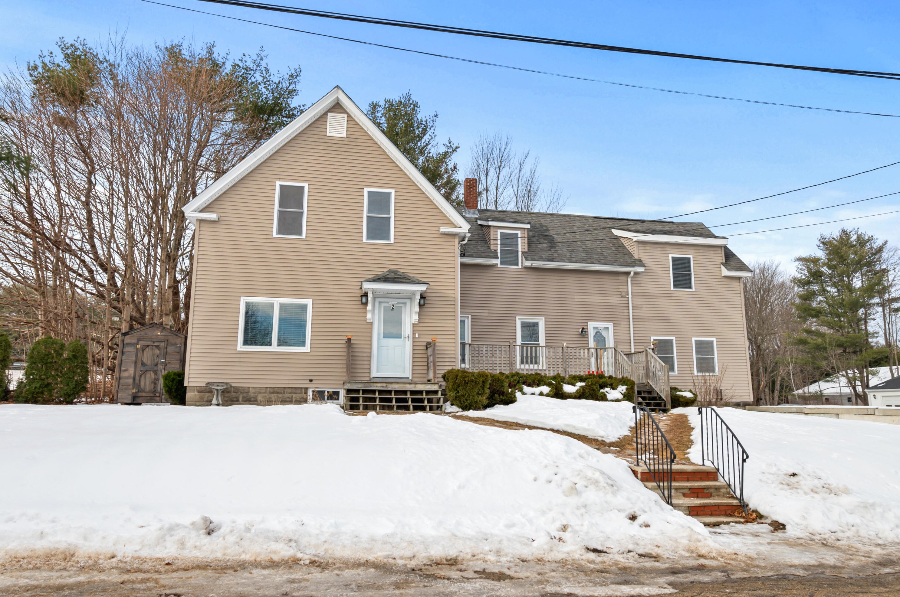 659 Pleasant St, Lewiston ME  04240-3914 exterior
