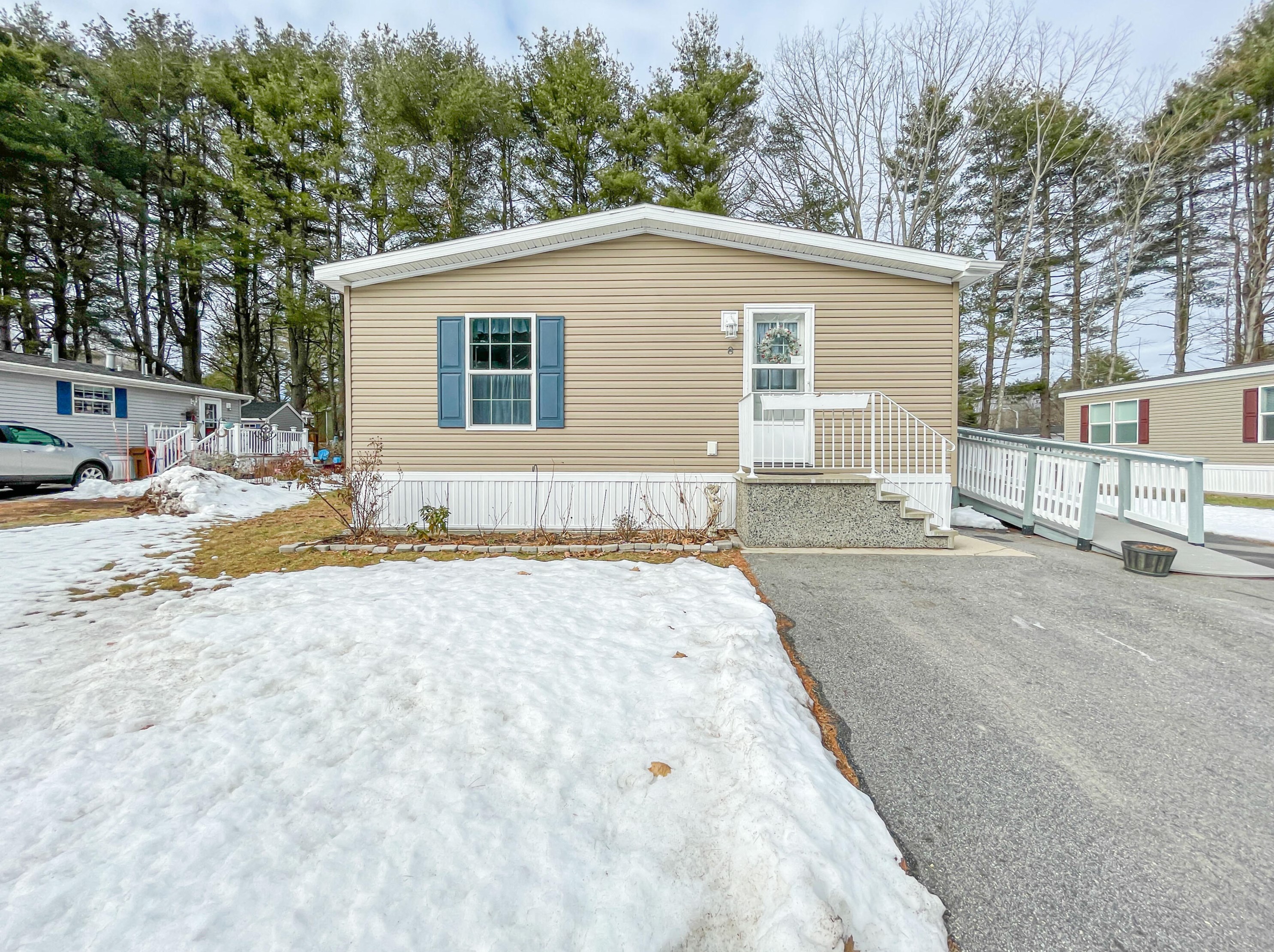 8 Meserve Cir, Saco, ME 04072-9606