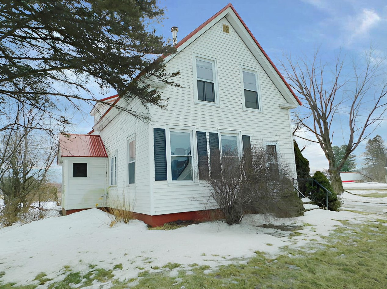 49 Dexter Rd, Corinna, ME 04928