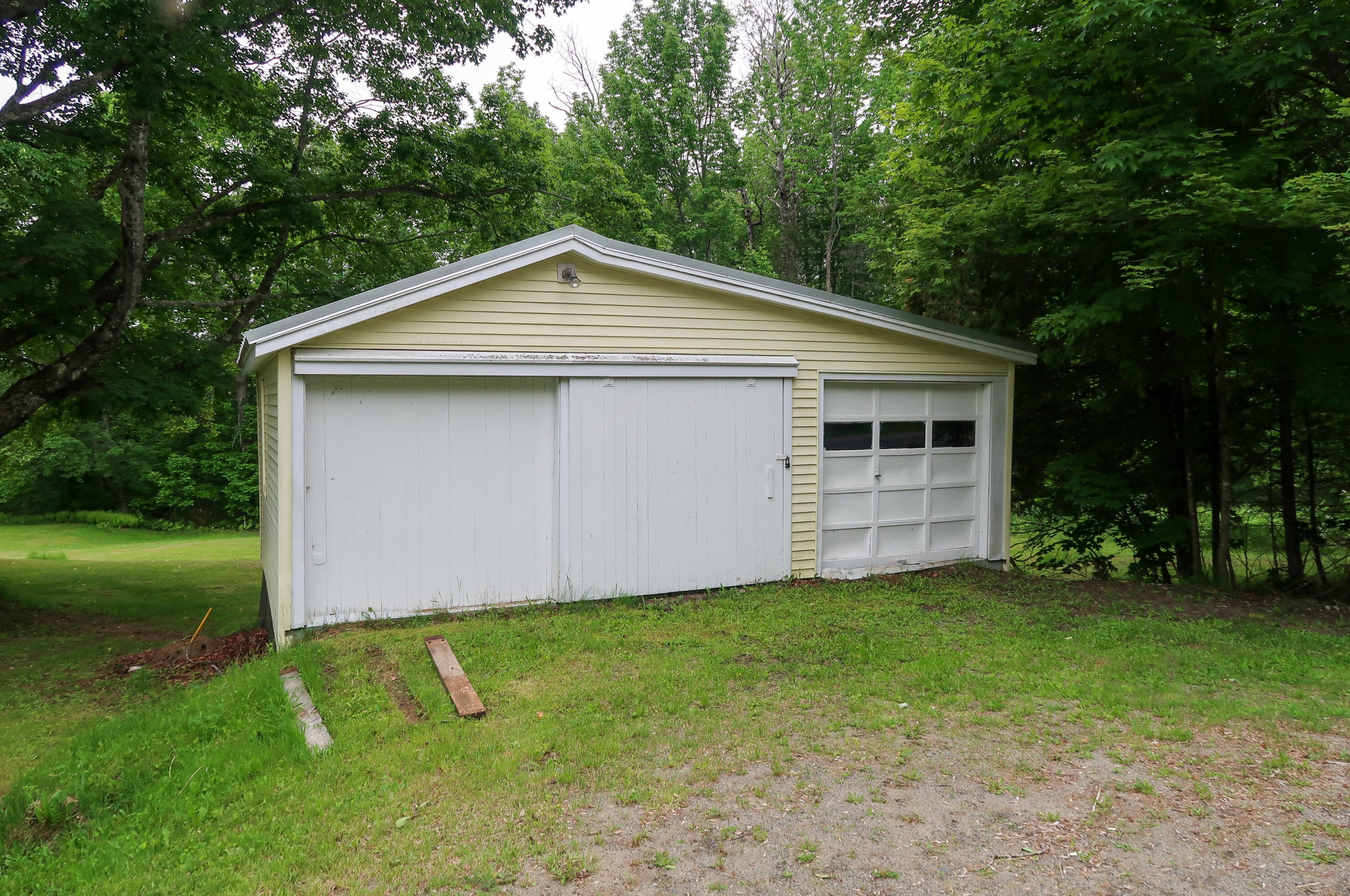 257 Golf Course Rd, Madison, ME 04950