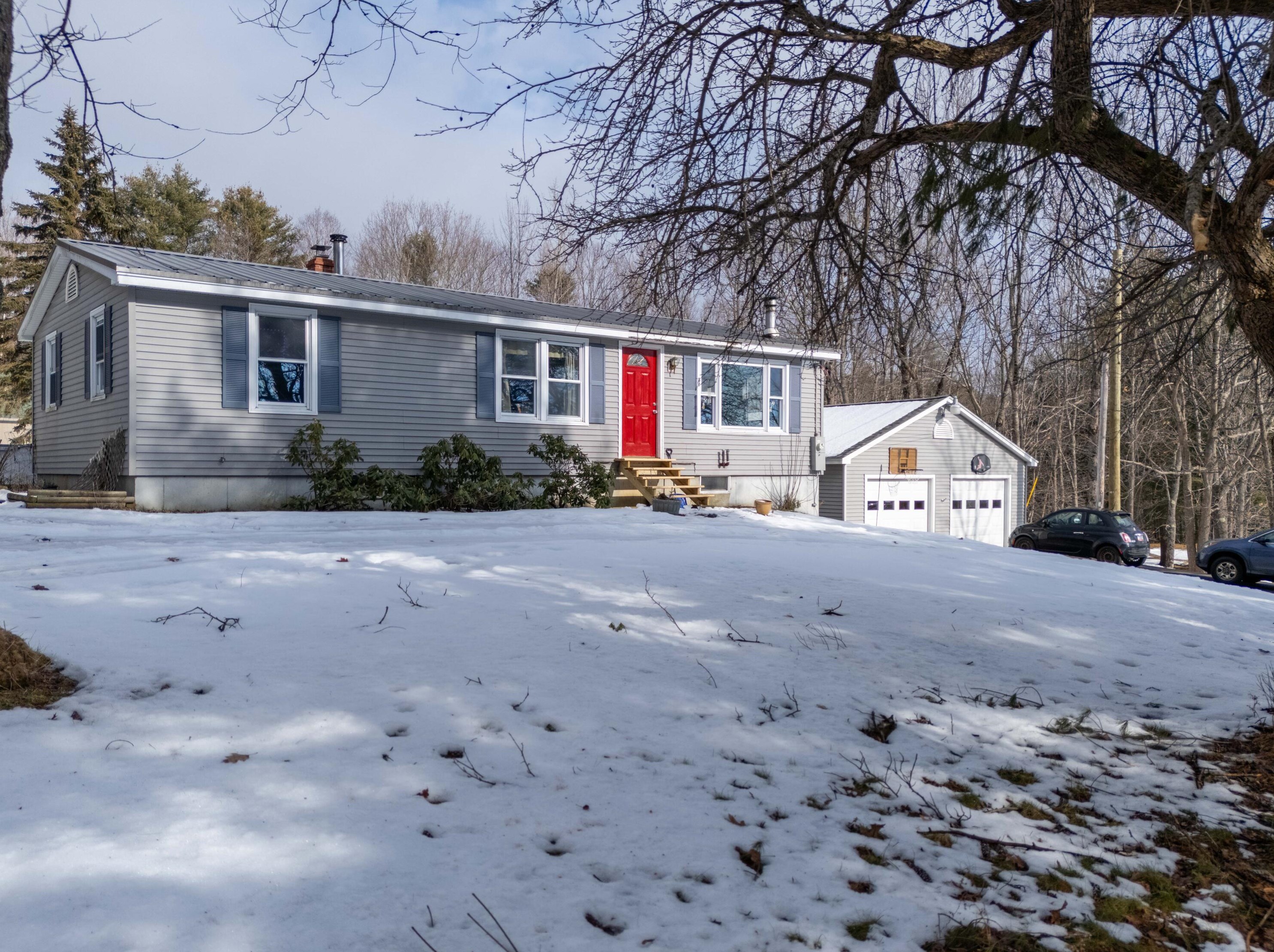 105 Costello Rd, Pittston, ME 04345