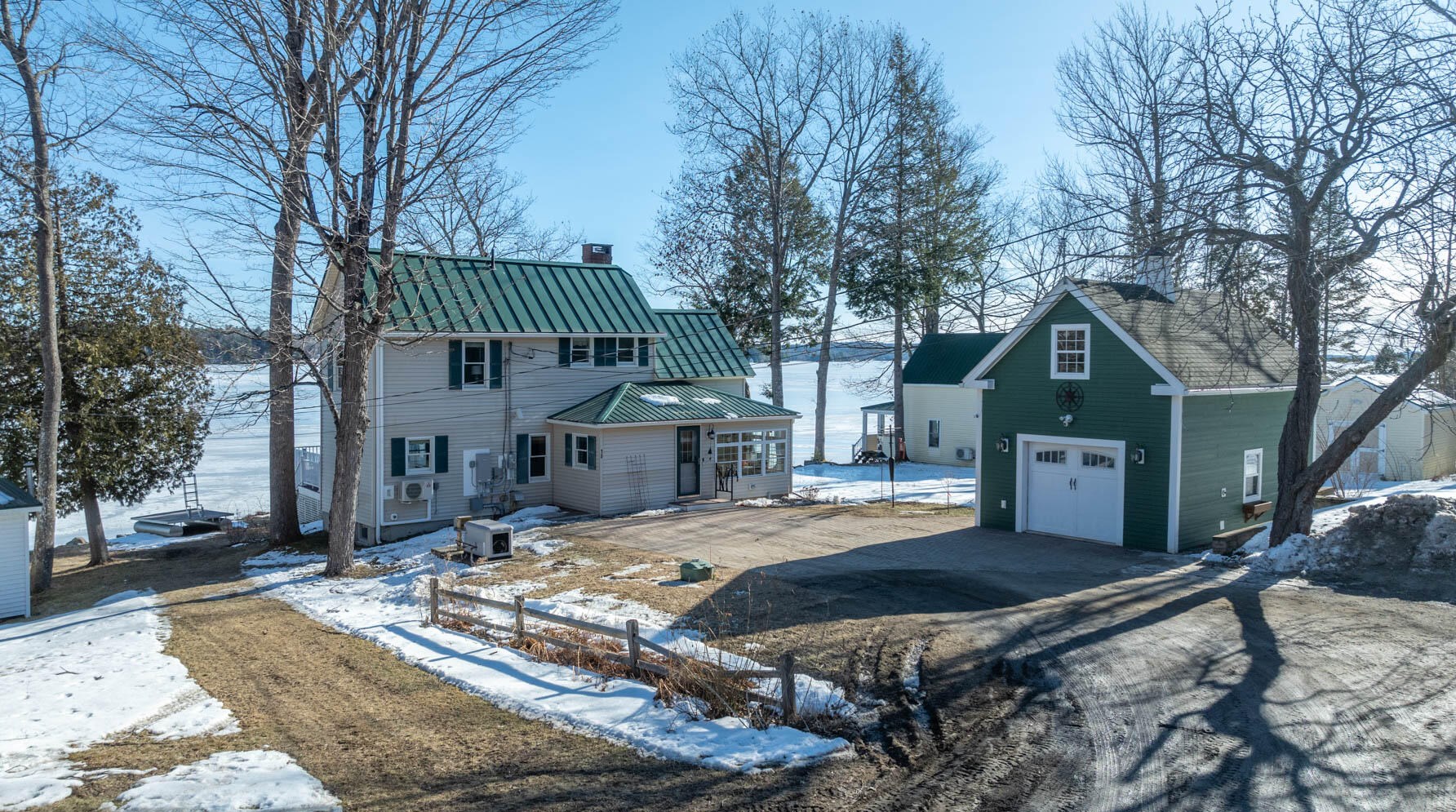 18 Kayak Ln, Belgrade, ME 04917