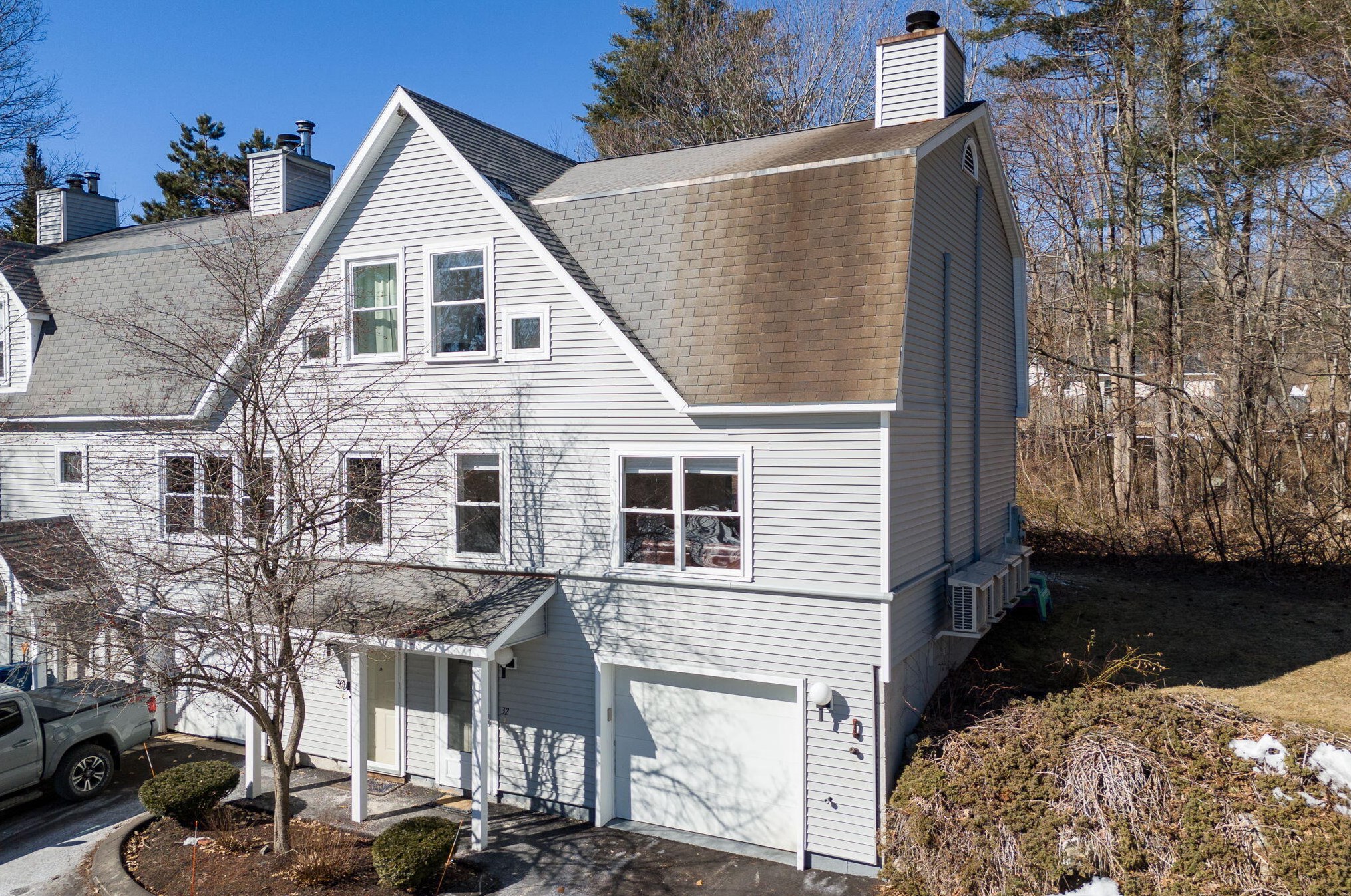 32 Ashley Ln, Portland, ME 04103-2789