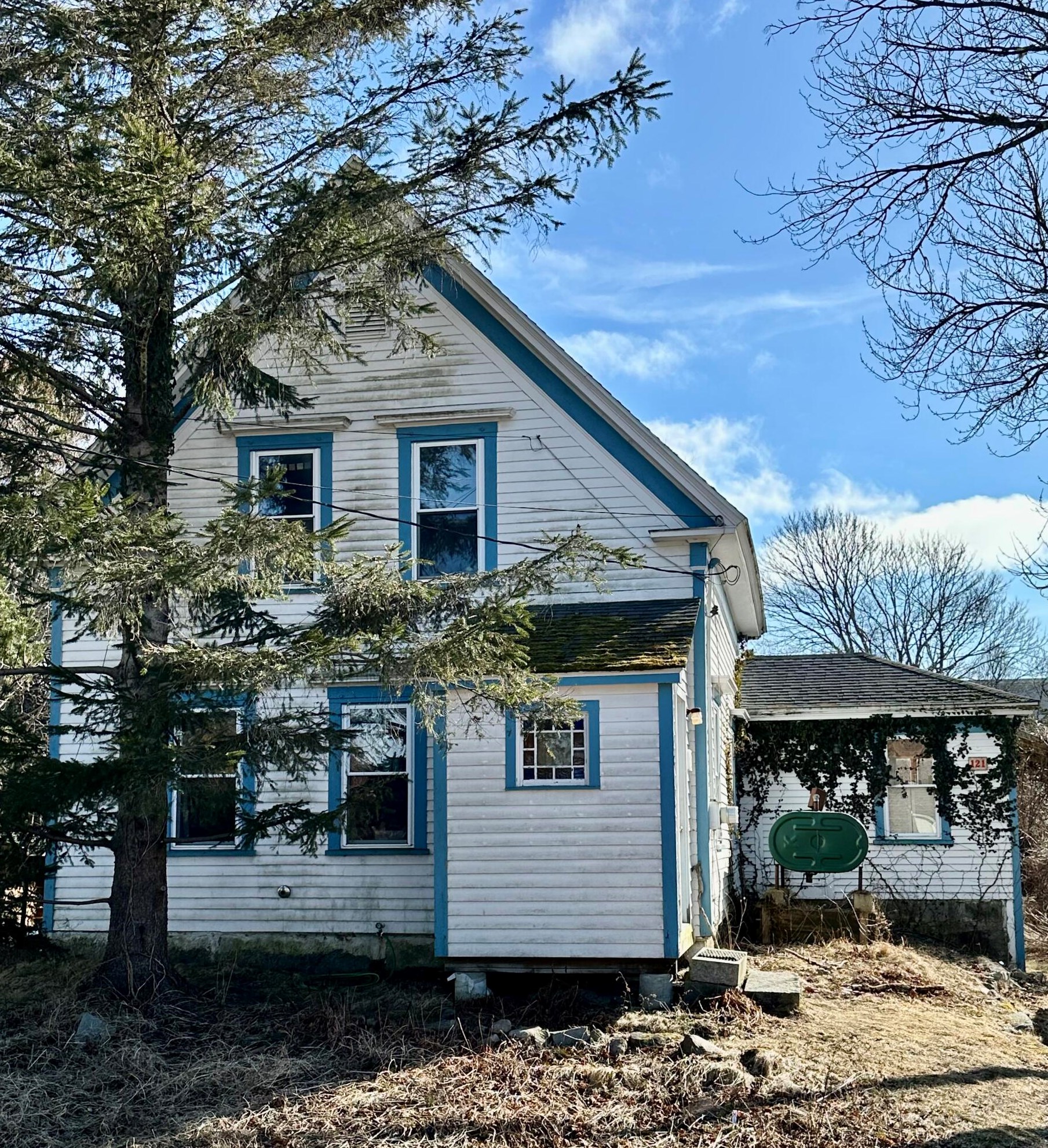 121 Main St, Vinalhaven, ME 04863 exterior